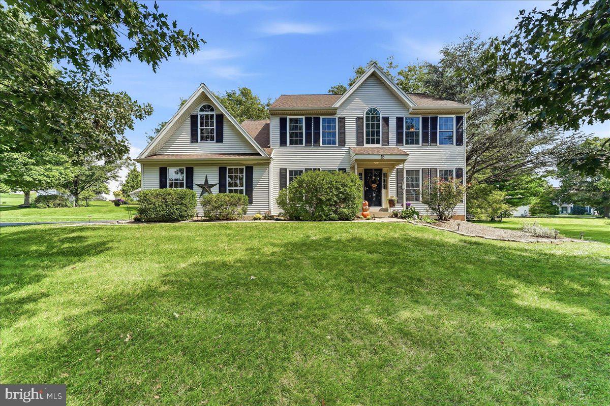 18 Pin Oak Dr, Phoenixville, PA 19460