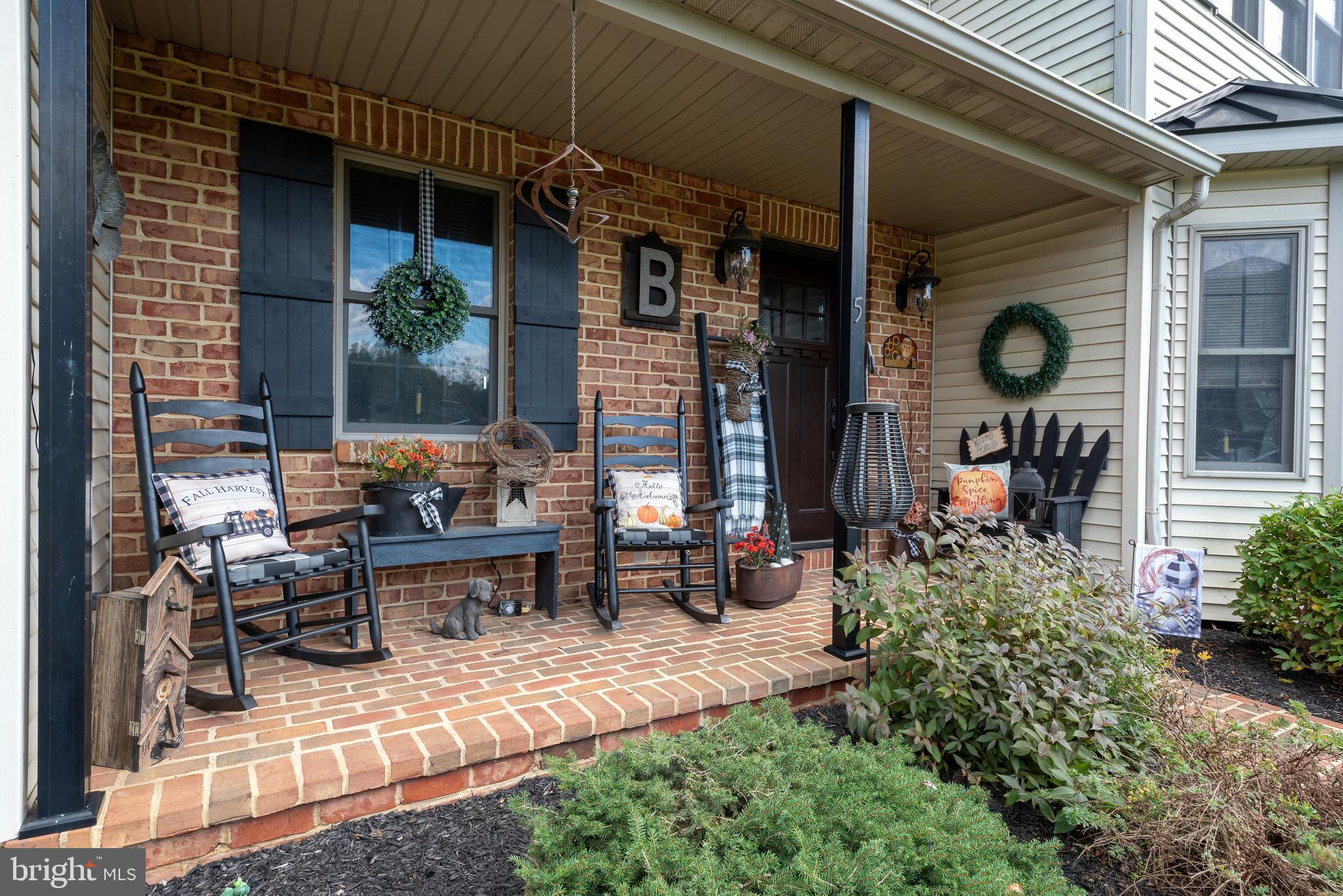 5 Village Dr, Lititz, PA 17543 photo