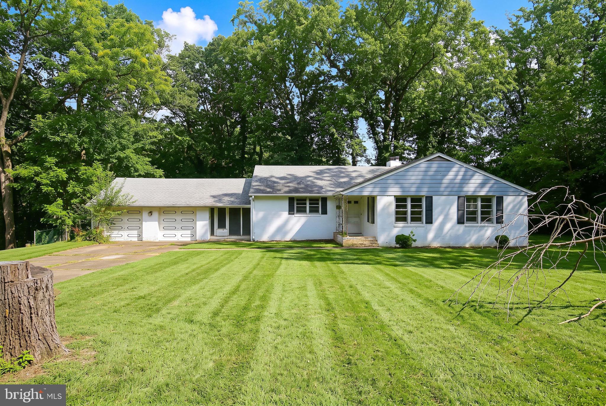 17 Brookdale Dr, Cherry Hill, NJ 08034