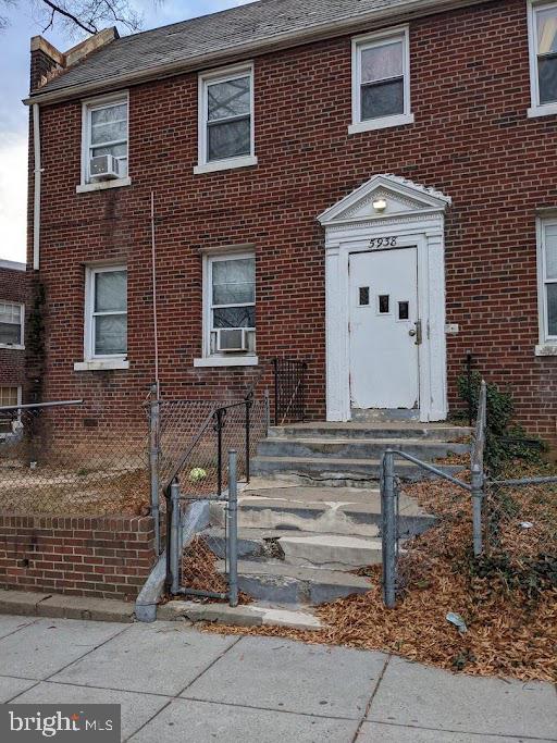 5938 13th Pl, Washington, DC 20011