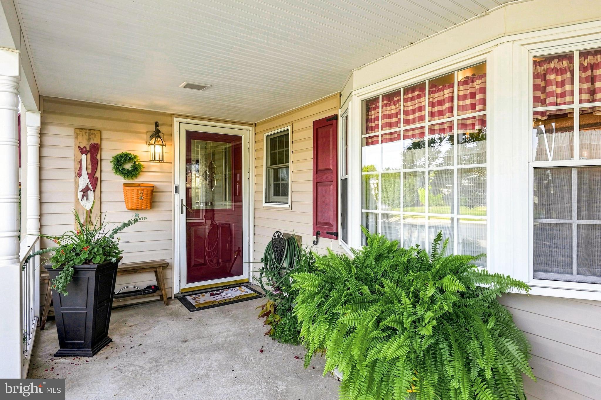 27 Peachtree Ln, Levittown, PA 19054 photo