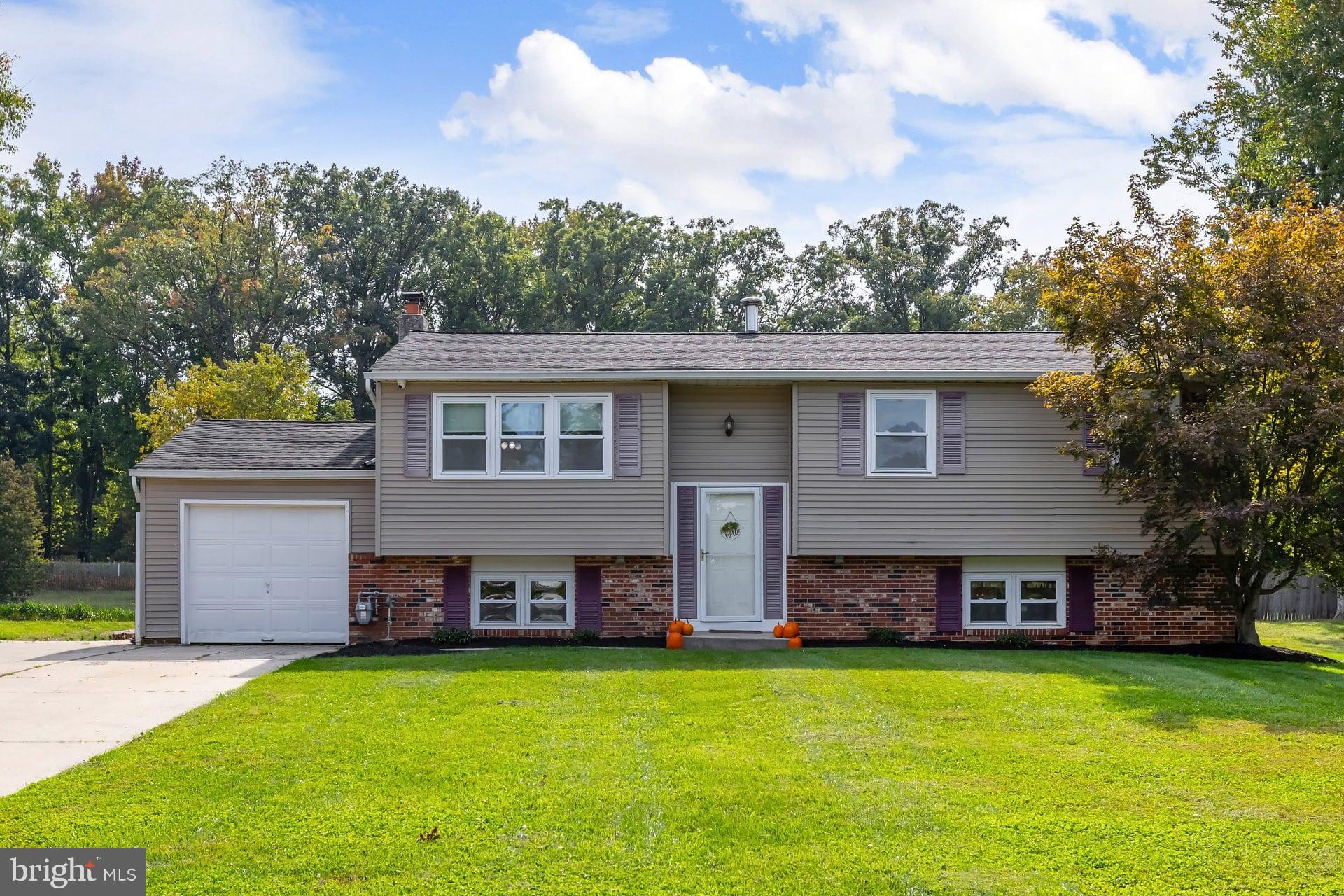 90 Myrtle Ave, Mickleton, NJ 08056
