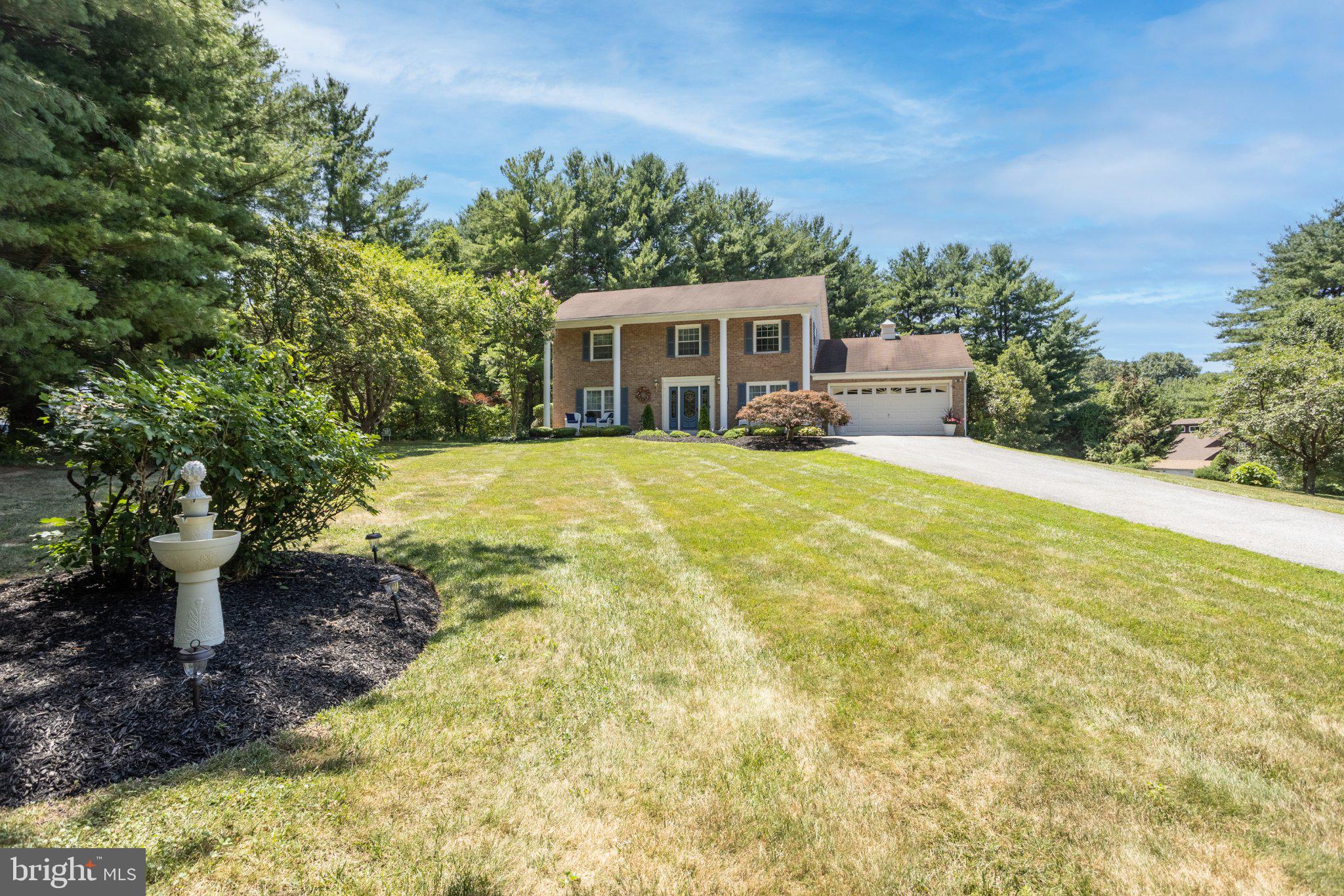 18710 Falls Rd, Hampstead, MD 21074