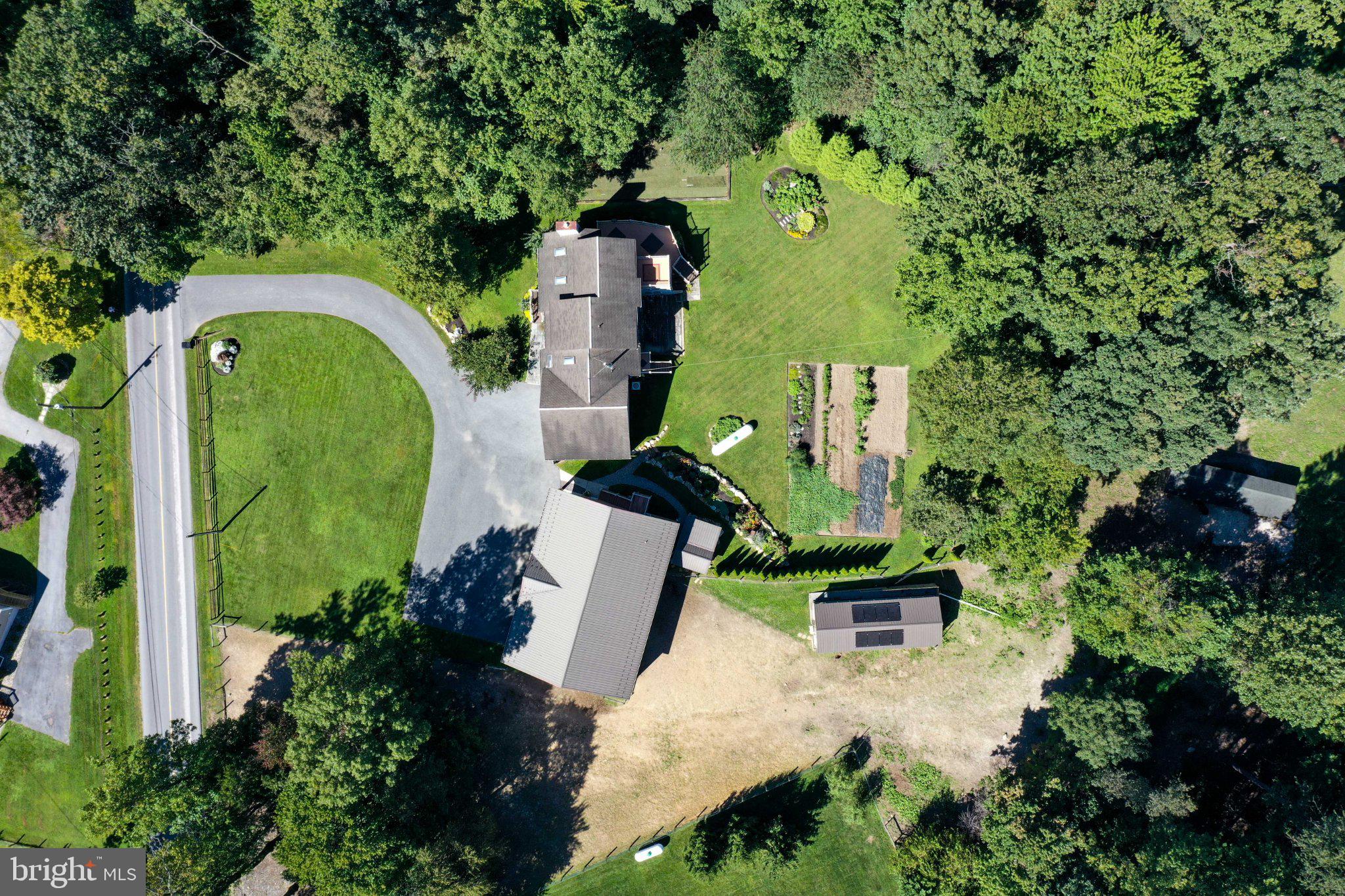 786 Lime Quarry Rd, Gap, PA 17527 photo