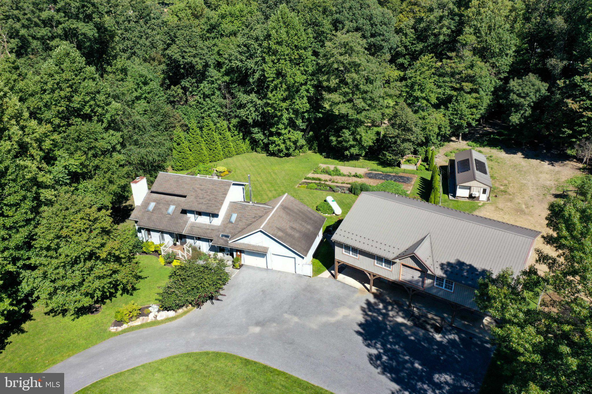 786 Lime Quarry Rd, Gap, PA 17527 photo