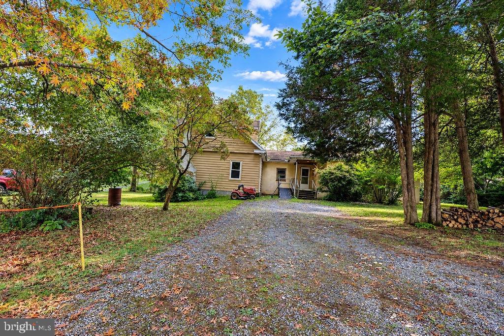 113 Lindbergh Dr, Palmyra, PA 17078 photo