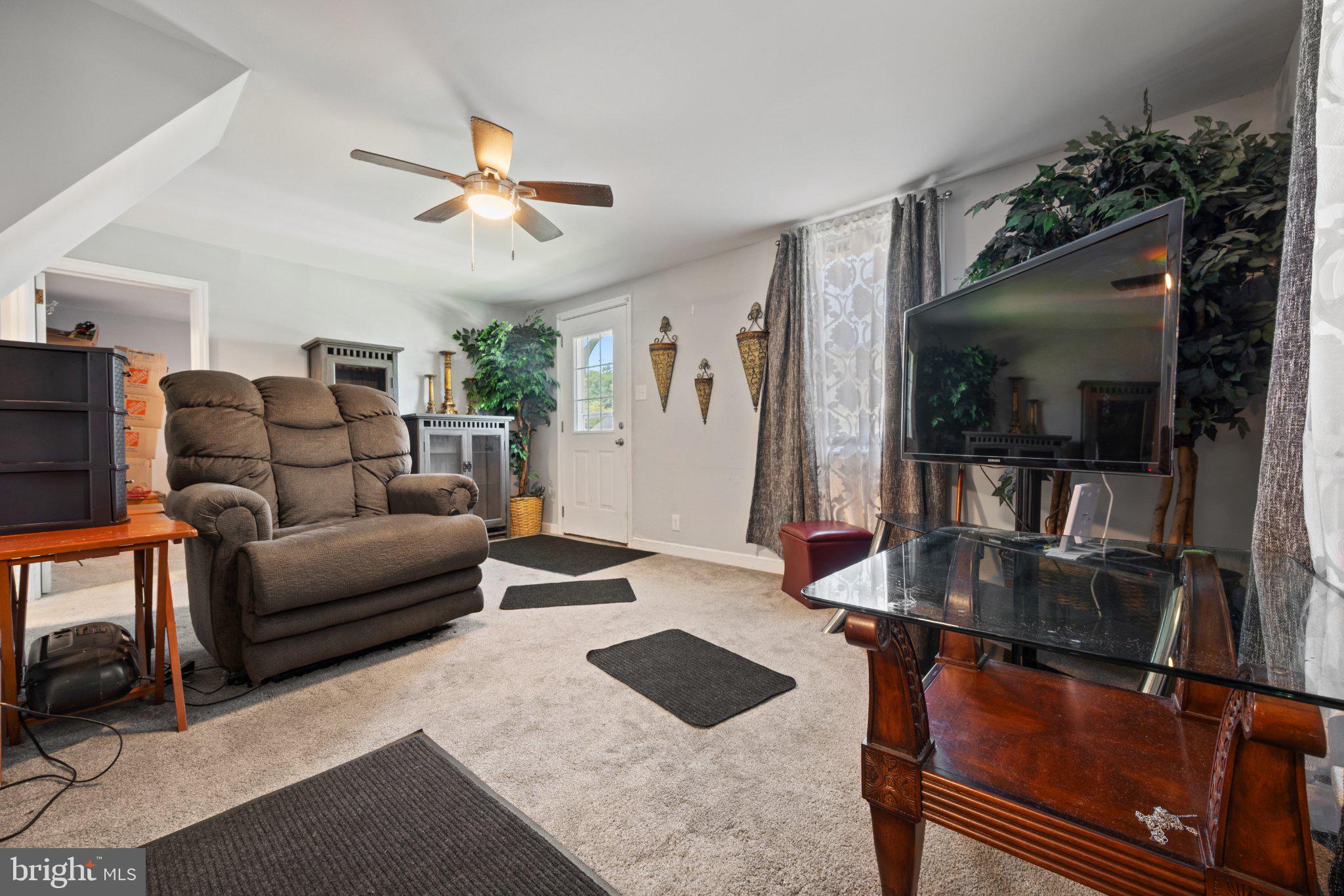 475 Evergreen Ave, Philadelphia, PA 19128 photo