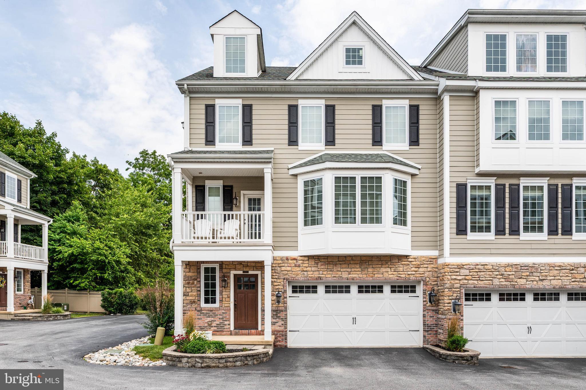 7 Grey Ct, Berwyn, PA 19312 photo