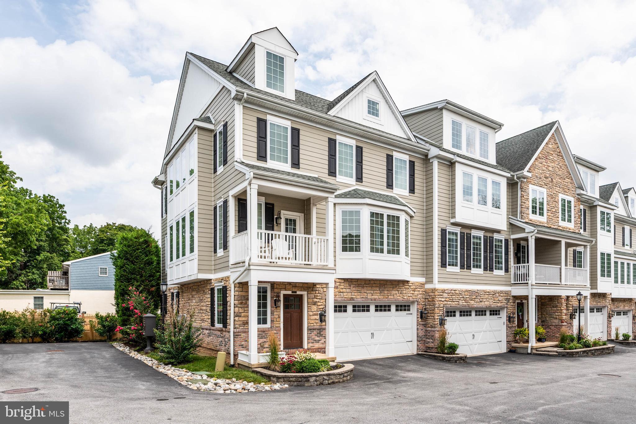 7 Grey Ct, Berwyn, PA 19312