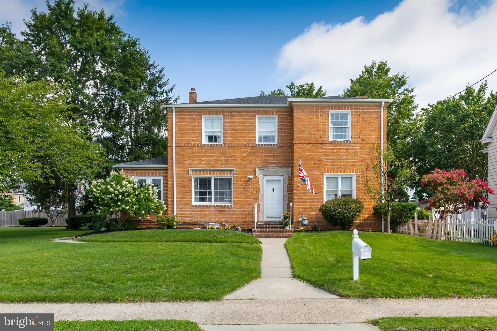 523 Broad St, Gibbstown, NJ 08027