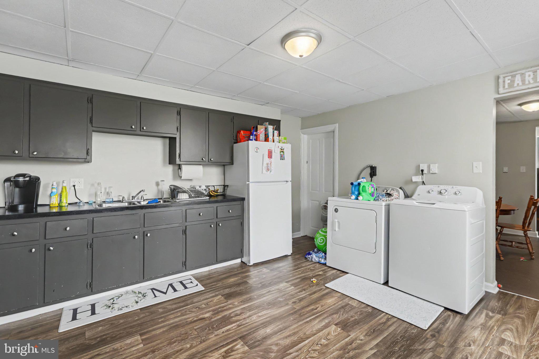 110 N York St, Etters, PA 17319 photo