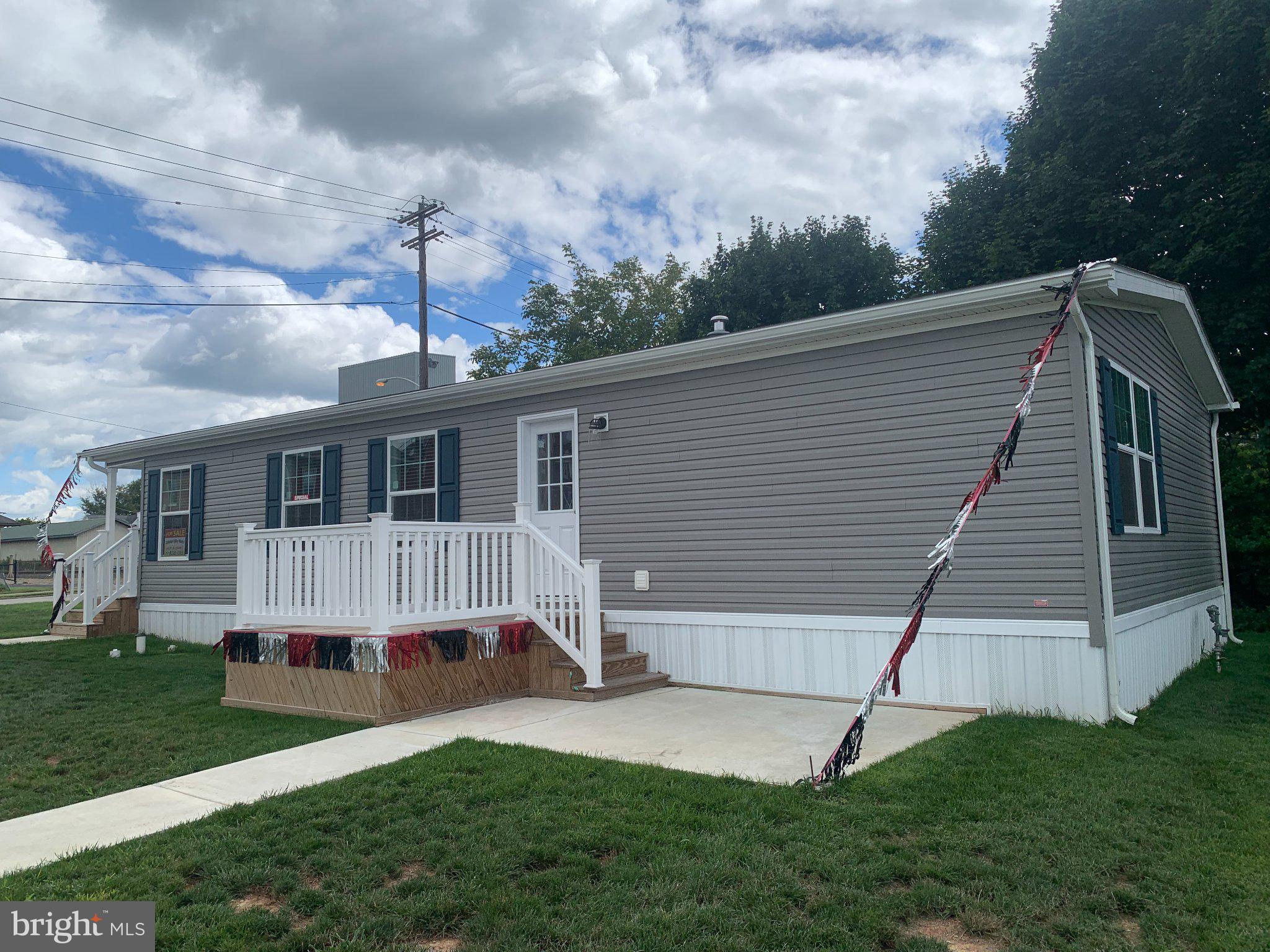 14 W Willow St, Palmyra, PA 17078 photo