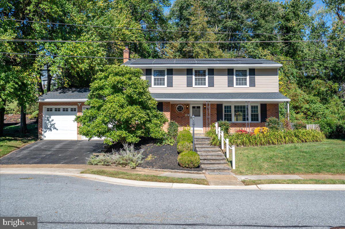 6 Woodshaw Rd, Newark, DE 19711