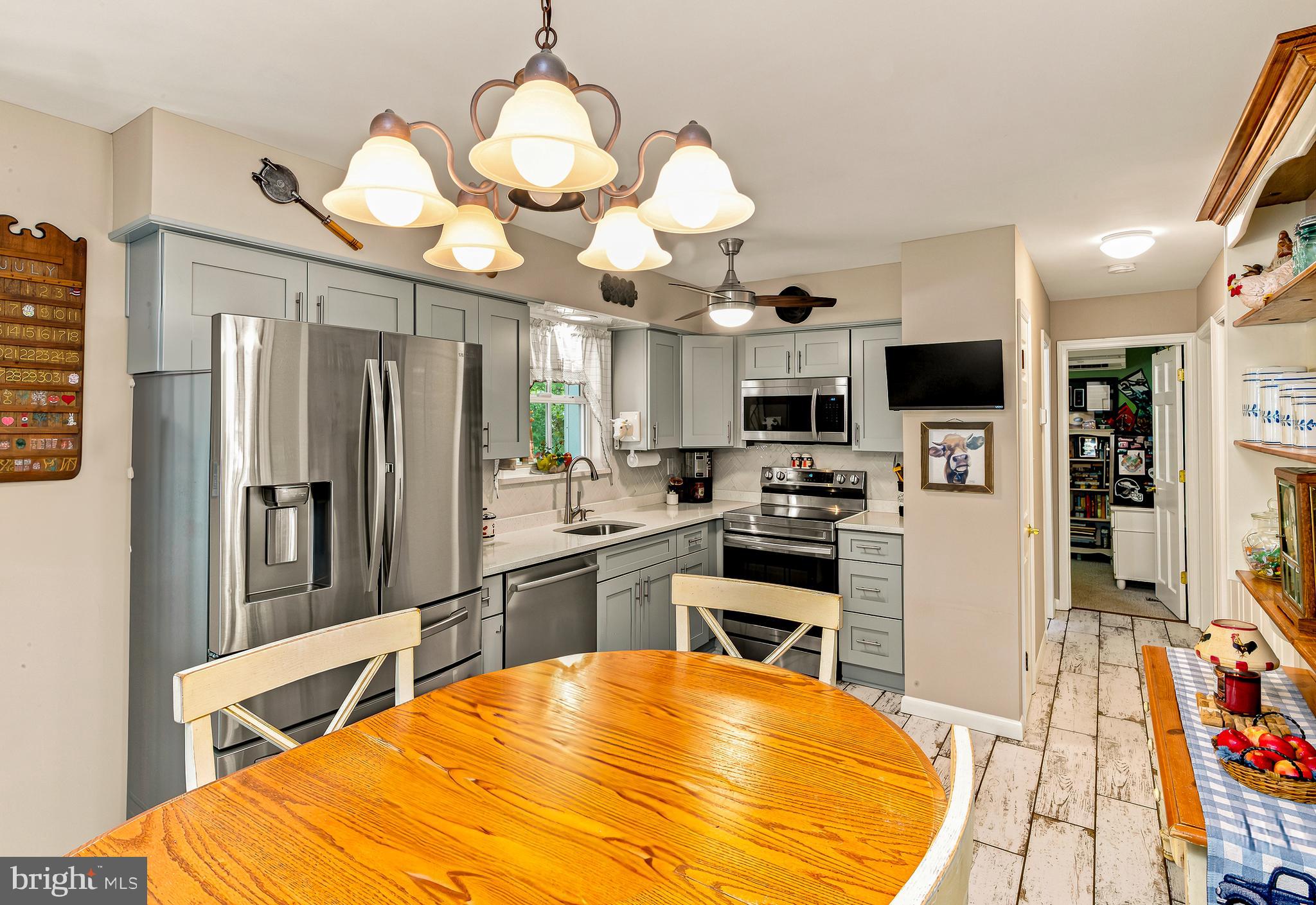 15 Eagle Ct, Sicklerville, NJ 08081 photo