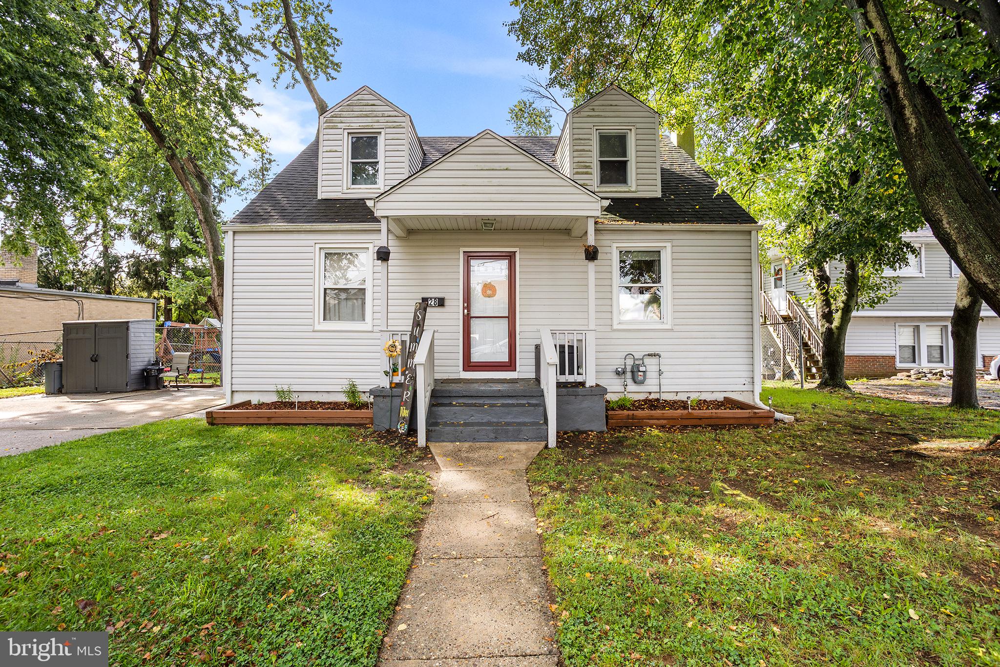 28 6th Ave, Glendora, NJ 08029