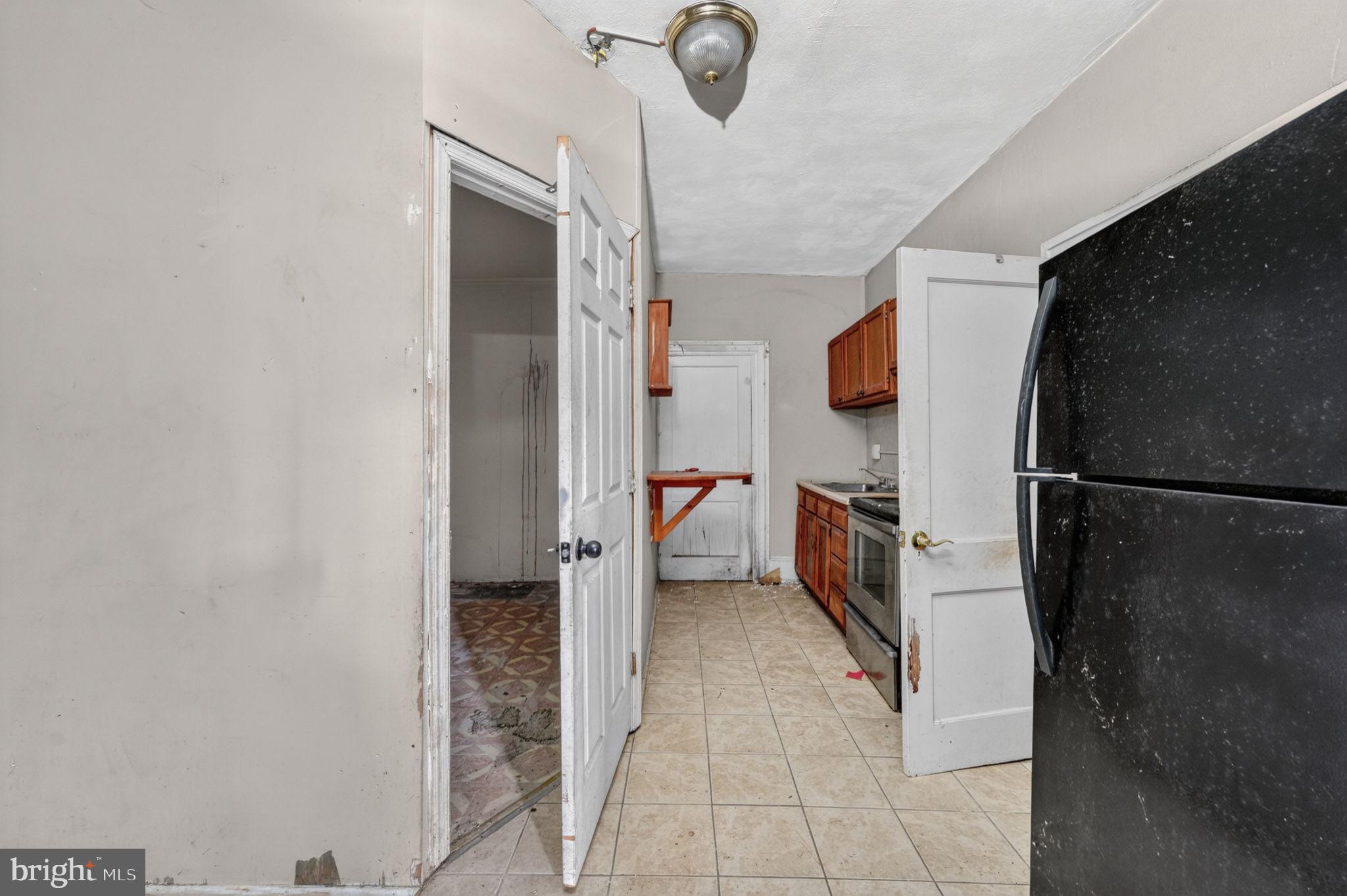 242 W Main St, Elkton, MD 21921 photo