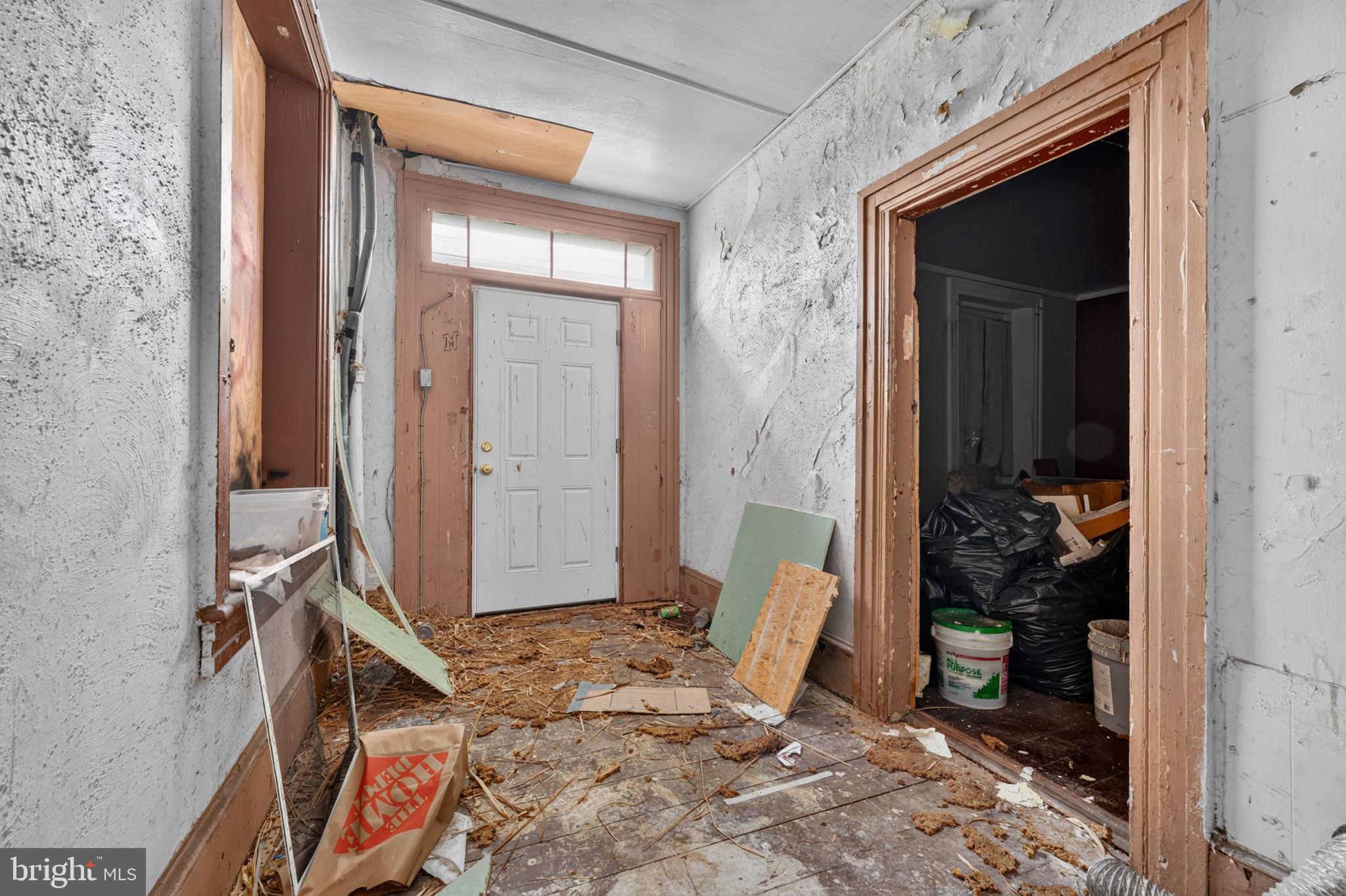 242 W Main St, Elkton, MD 21921 photo