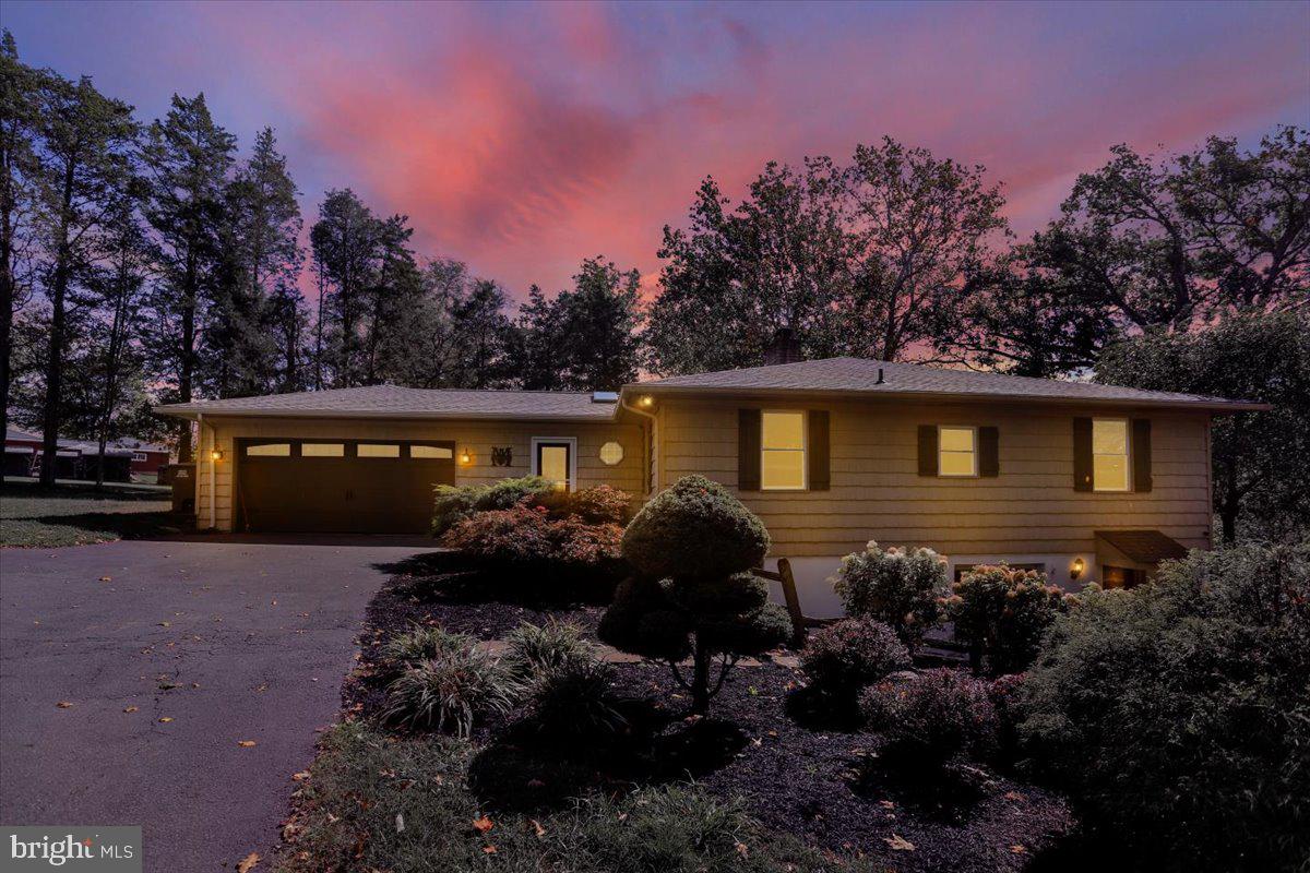 240 Monocacy Creek Rd, Douglassville, PA 19508