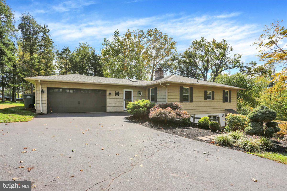 240 Monocacy Creek Rd, Douglassville, PA 19508 photo