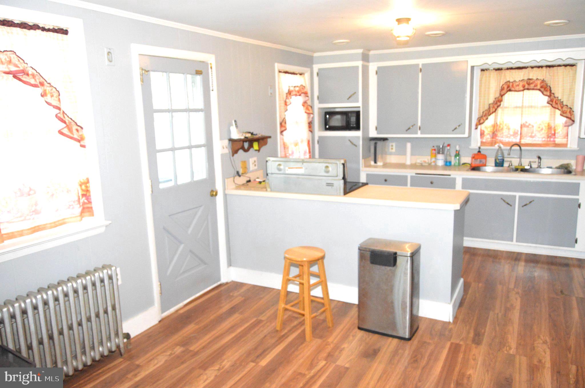 999 Huffs Church Rd, Alburtis, PA 18011 photo