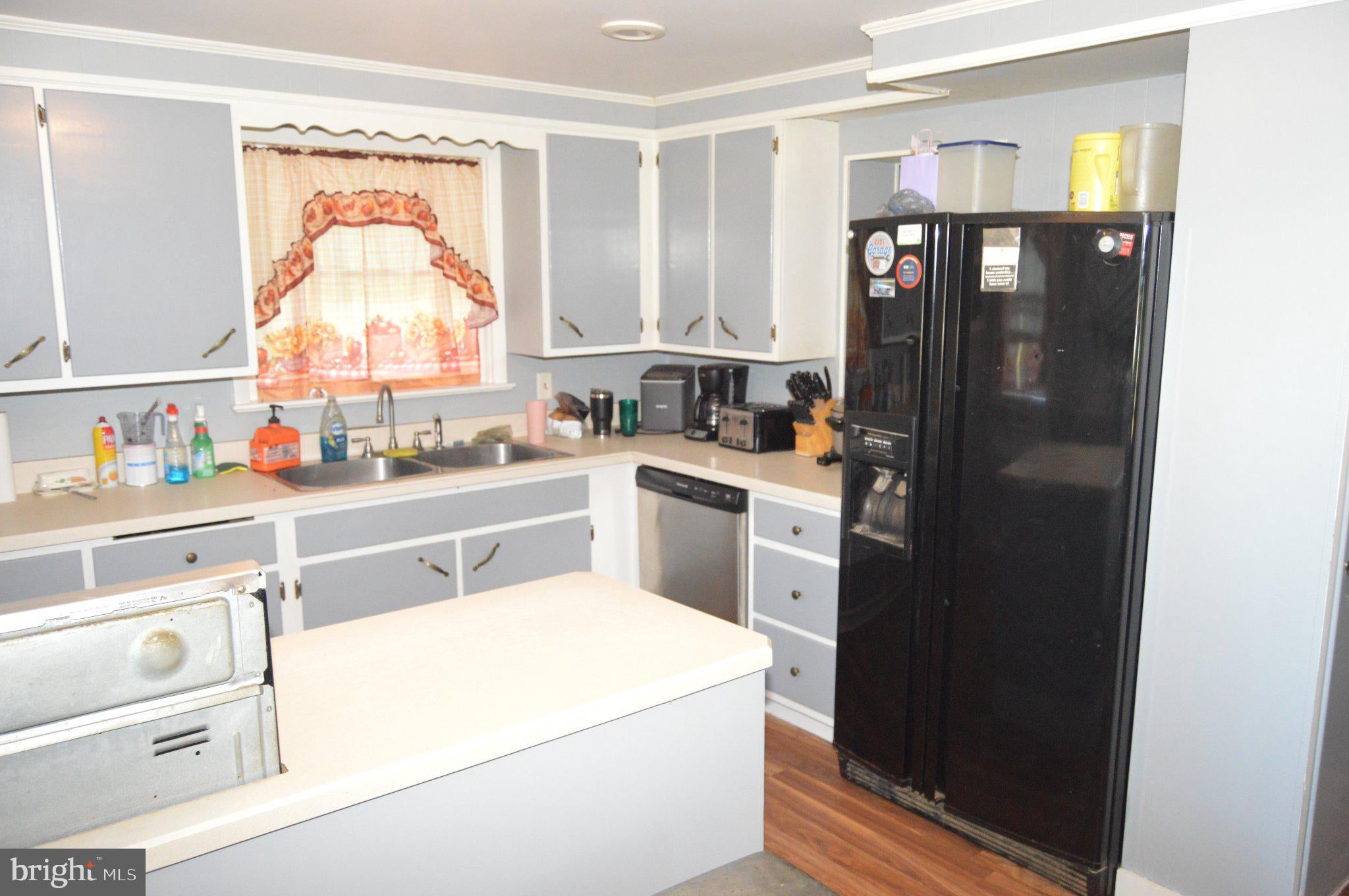 999 Huffs Church Rd, Alburtis, PA 18011 photo