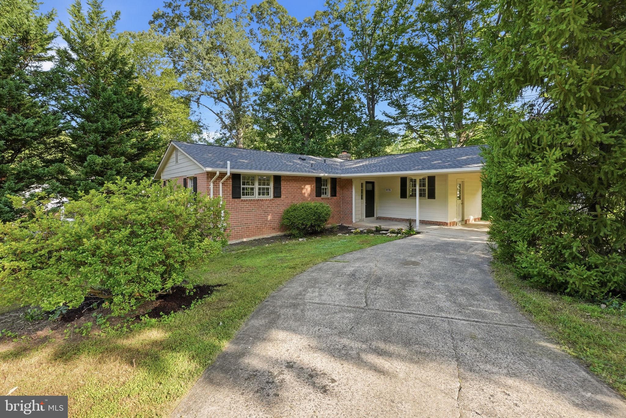 10196 Bessmer Ln, Fairfax, VA 22032