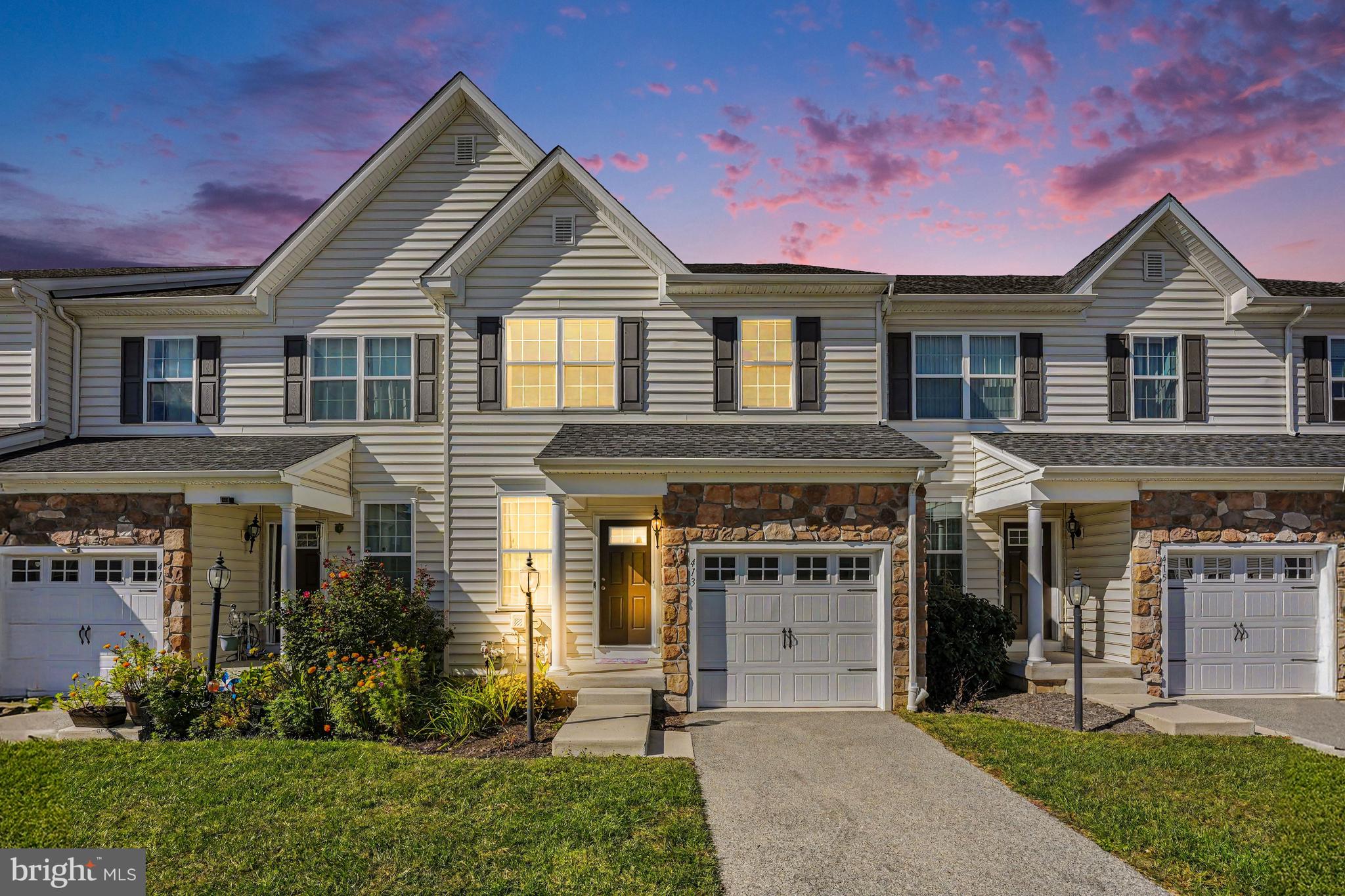 413 Sourwood Rd, Norristown, PA 19403