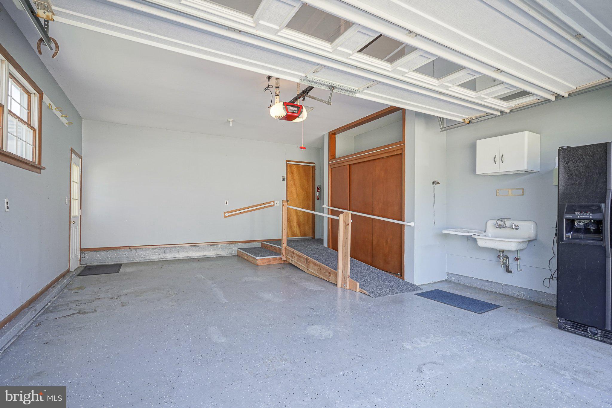 734 Allen Ave, Gibbstown, NJ 08027 photo