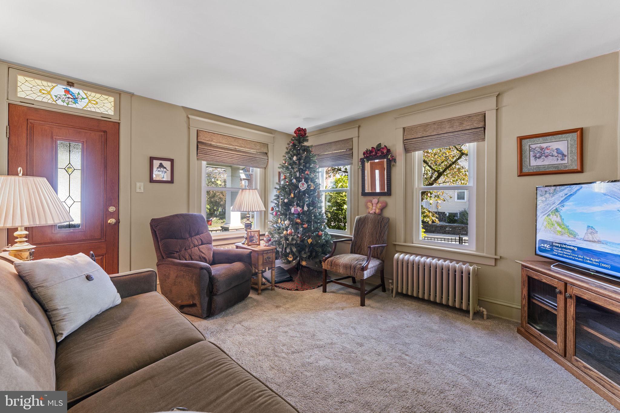 302 W Chestnut St, Souderton, PA 18964 photo
