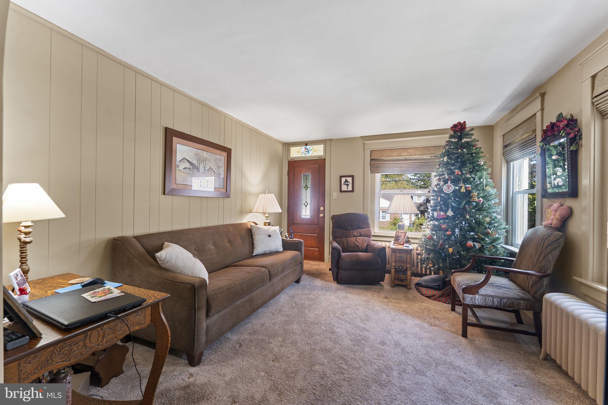 302 W Chestnut St, Souderton, PA 18964 photo