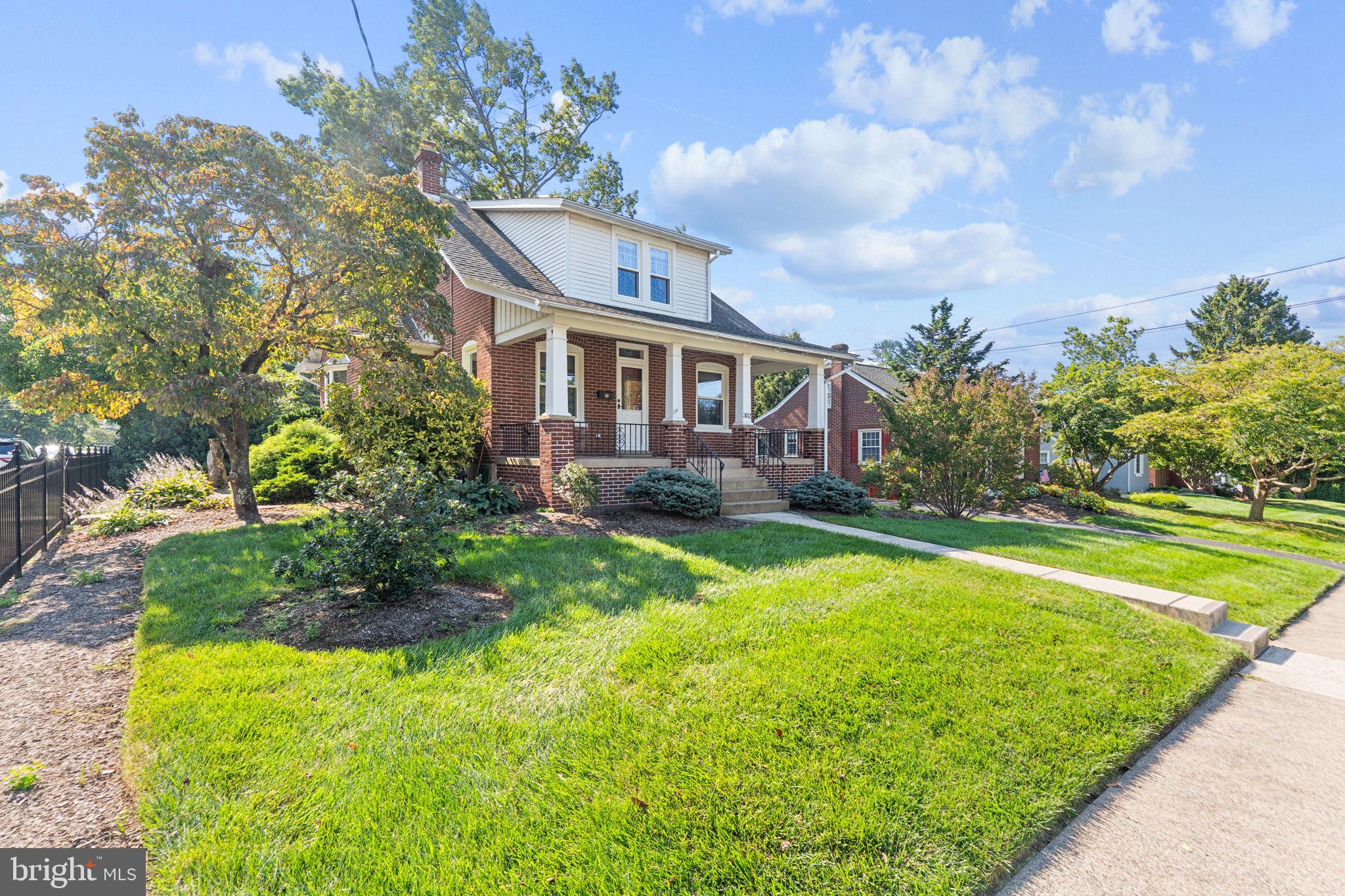 302 W Chestnut St, Souderton, PA 18964 photo