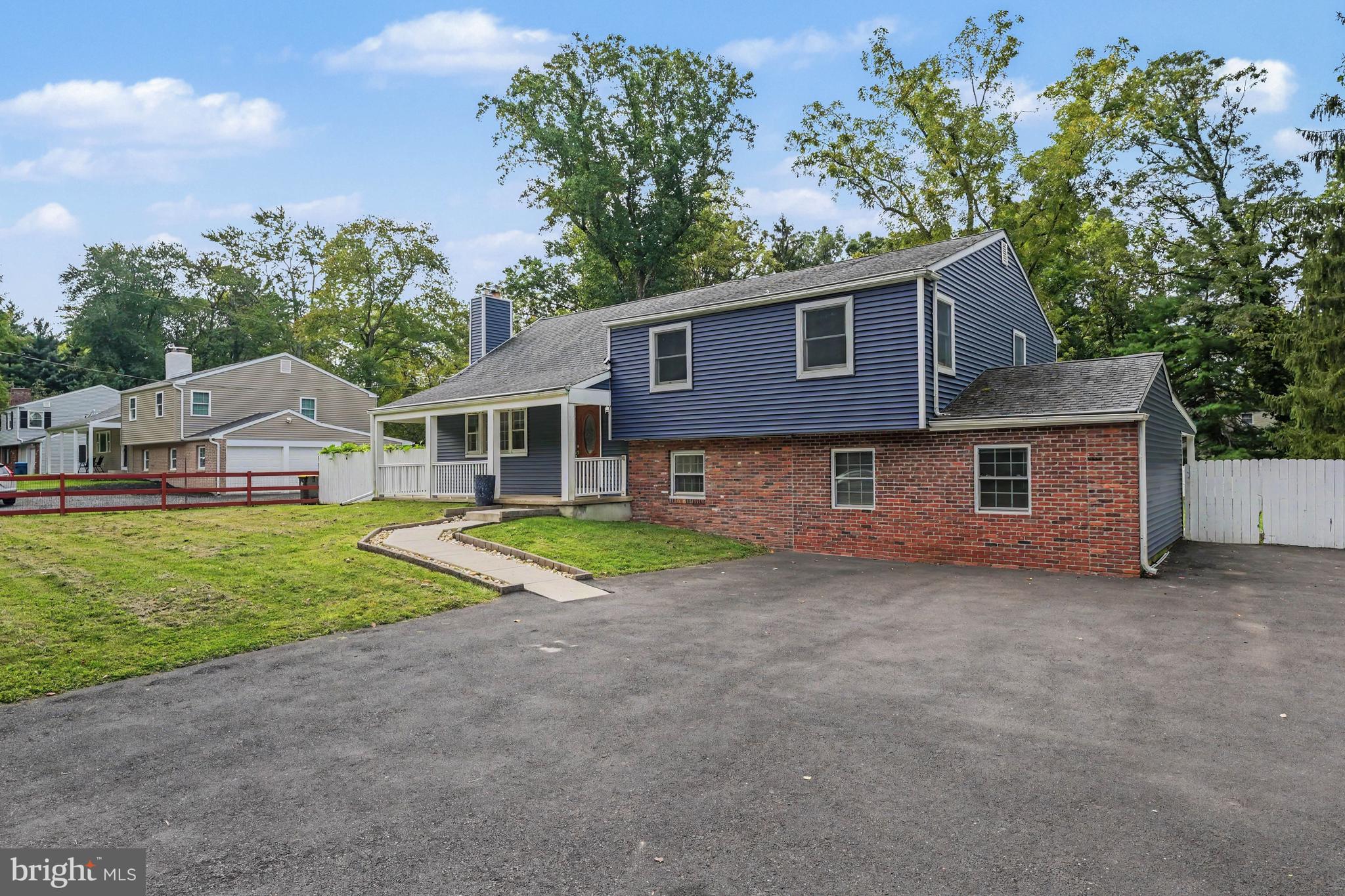 128 County Line Rd, Lansdale, PA 19446