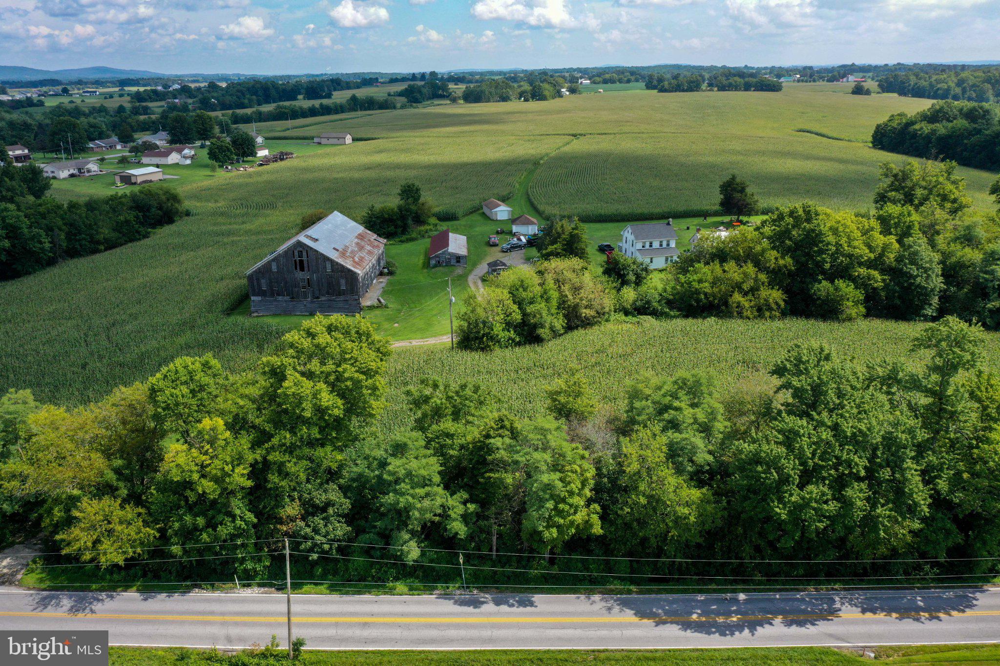 837 Big Mount Rd, Thomasville, PA 17364 photo