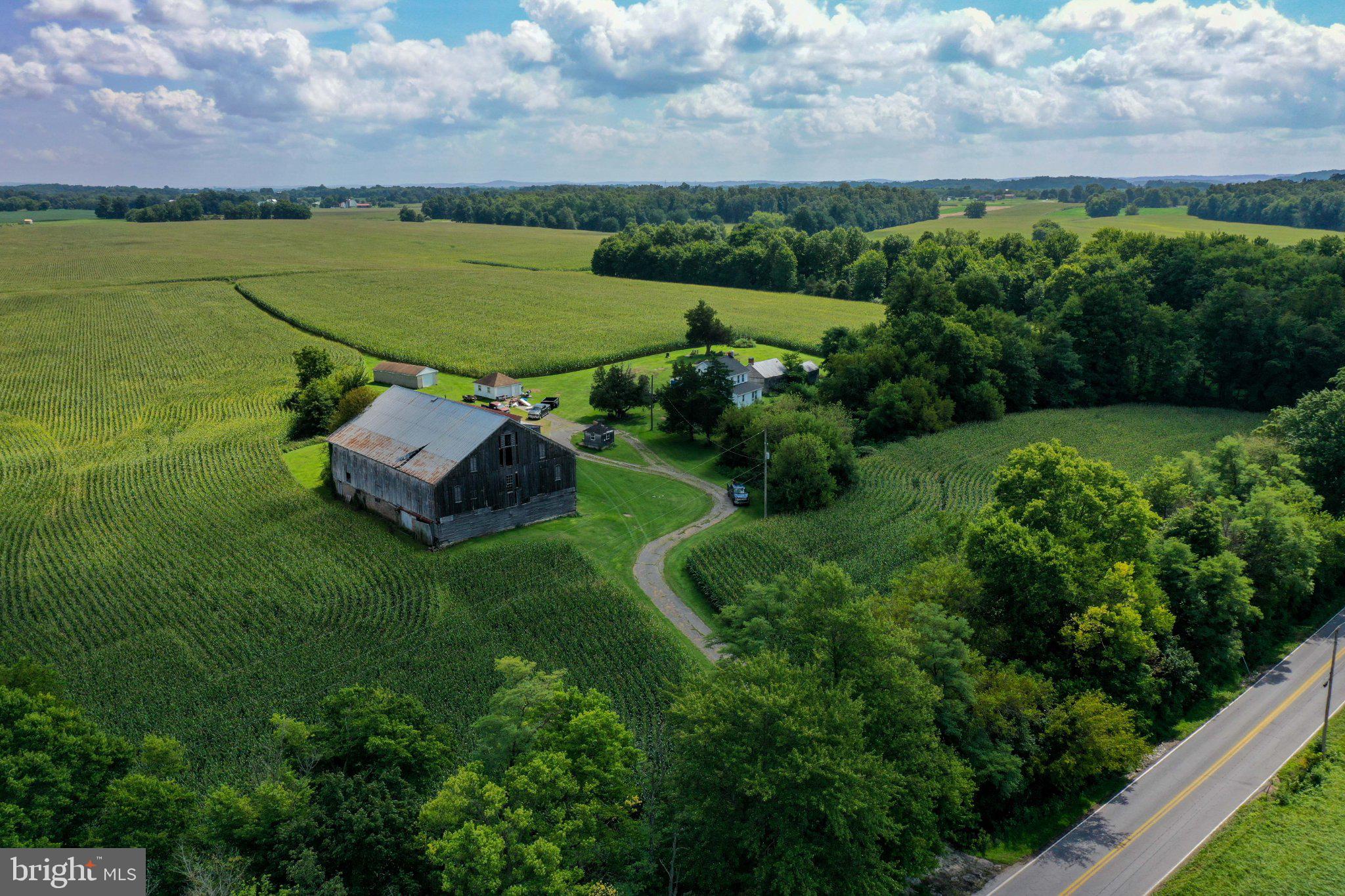 837 Big Mount Rd, Thomasville, PA 17364 photo