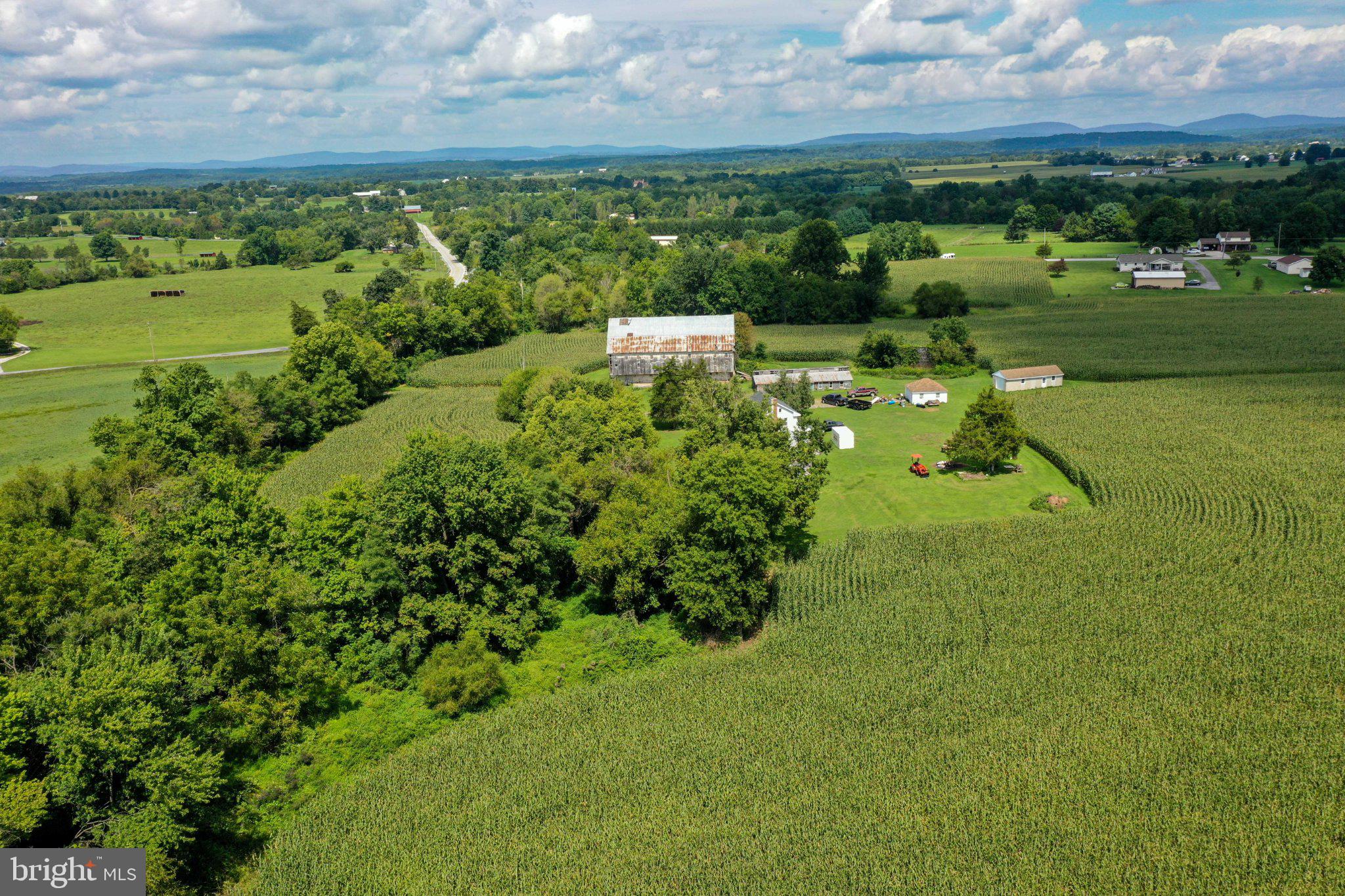 837 Big Mount Rd, Thomasville, PA 17364 photo