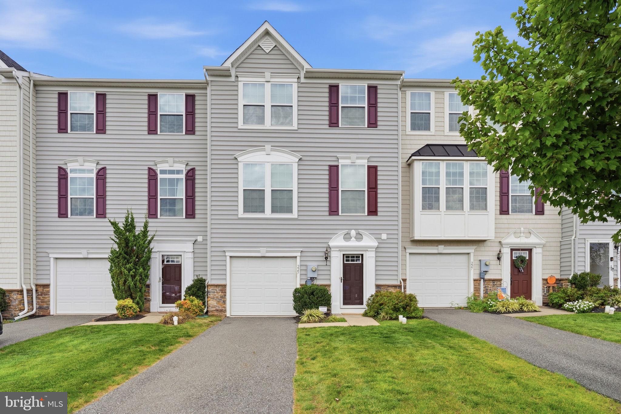 225 Tulip Ln, Gilbertsville, PA 19525