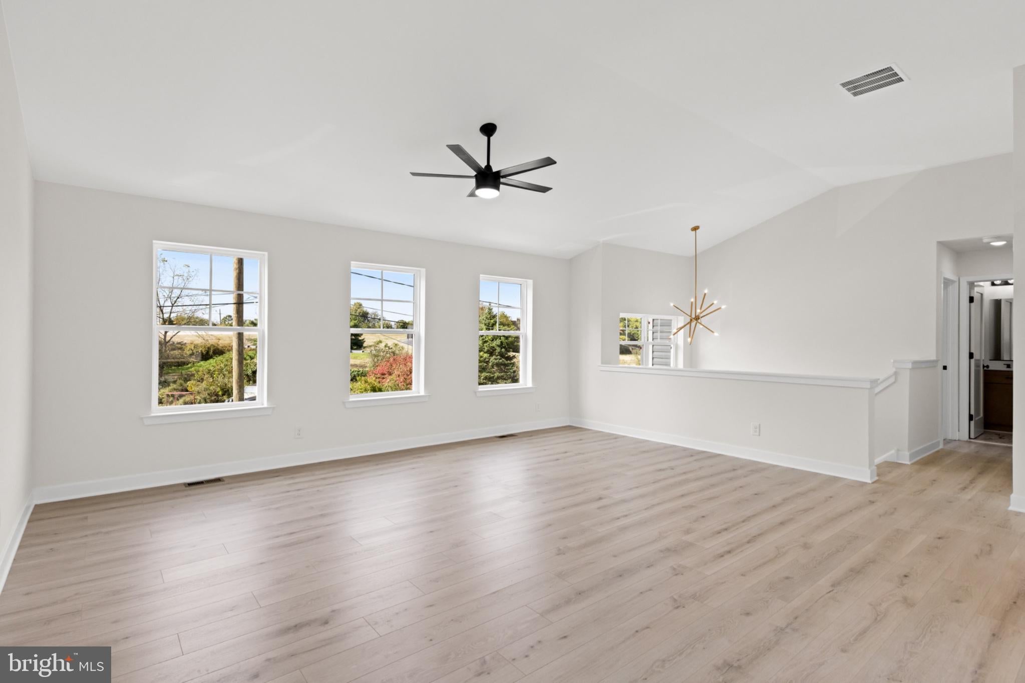 189 Monmouth Ave, West Deptford, NJ 08086 photo