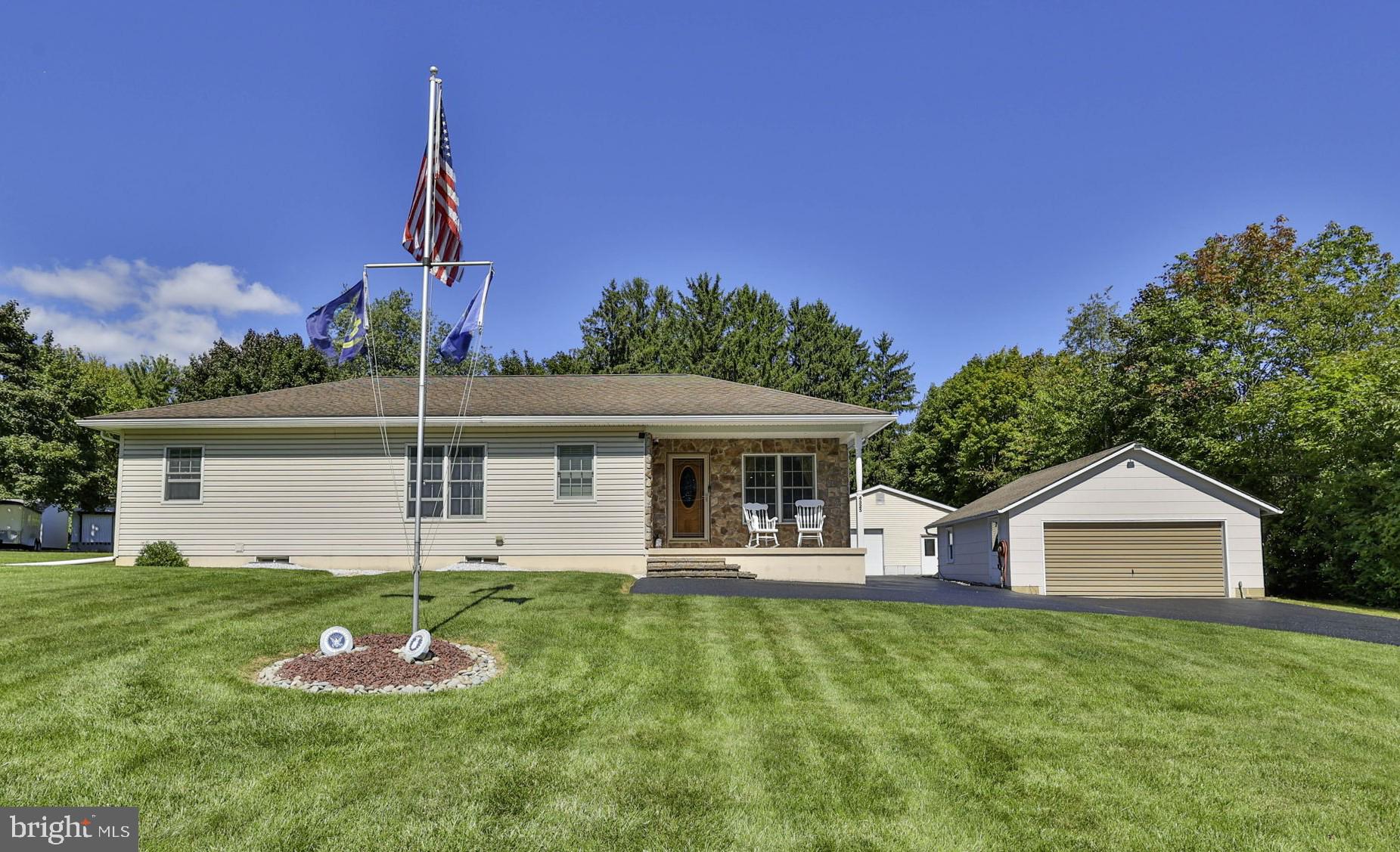 4325 Levans Rd, Orefield, PA 18069