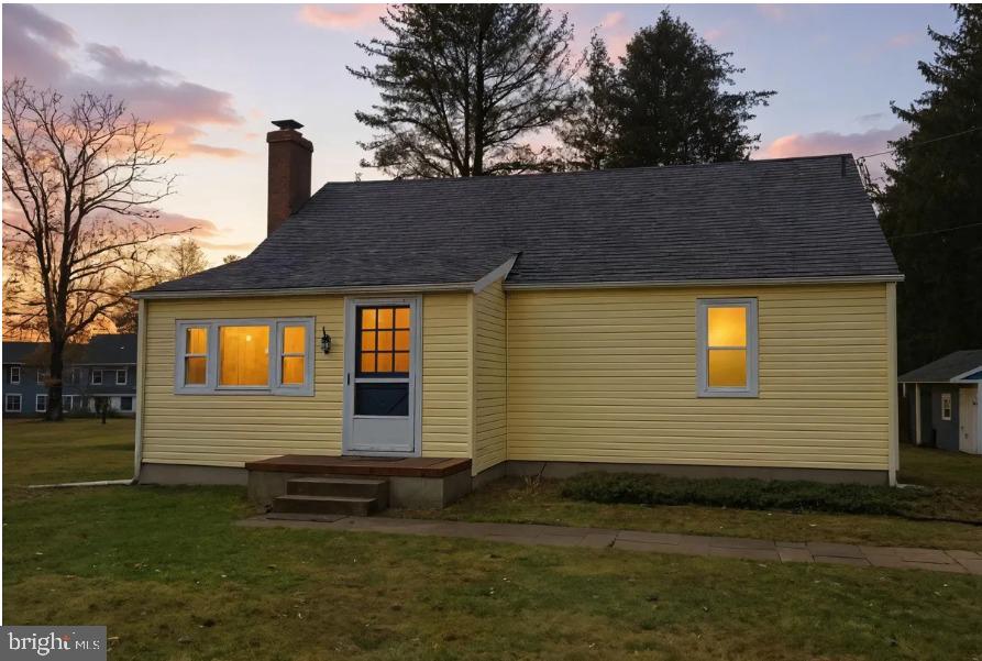 131 Crusher Rd, Hopewell, NJ 08525