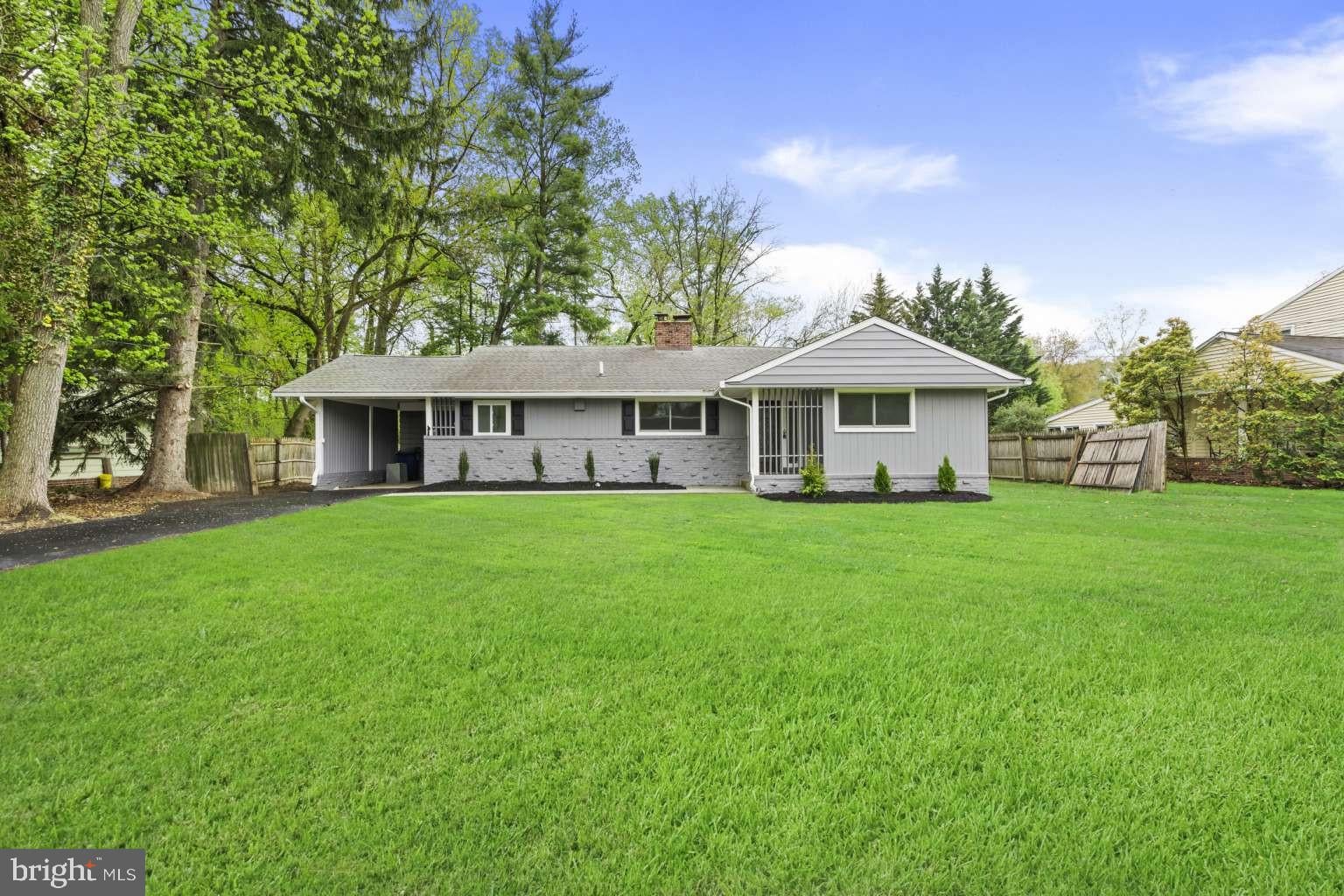 308 Kenwood Dr, Moorestown, NJ 08057