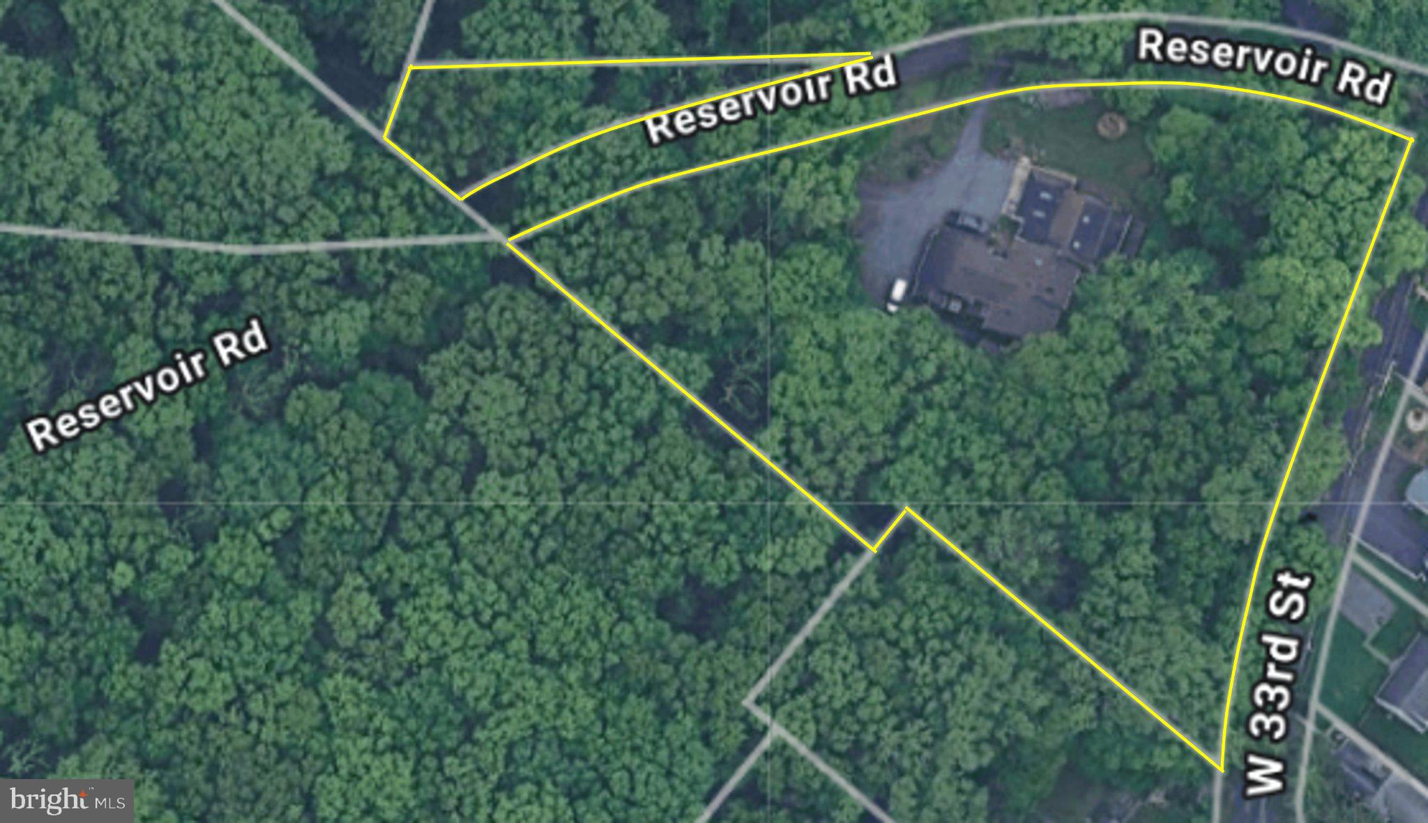 126 W Neversink Rd, Reading, PA 19606 photo