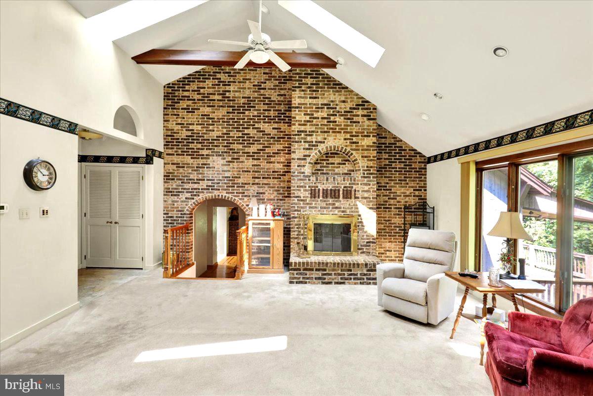 126 W Neversink Rd, Reading, PA 19606 photo