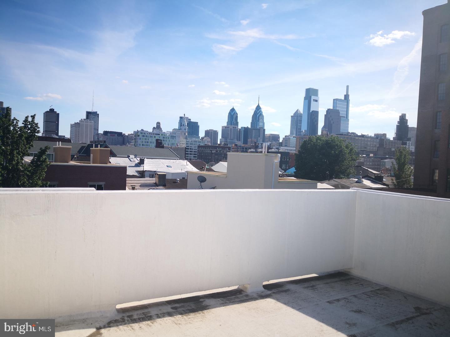 1008 Green St, Philadelphia, PA 19123 photo