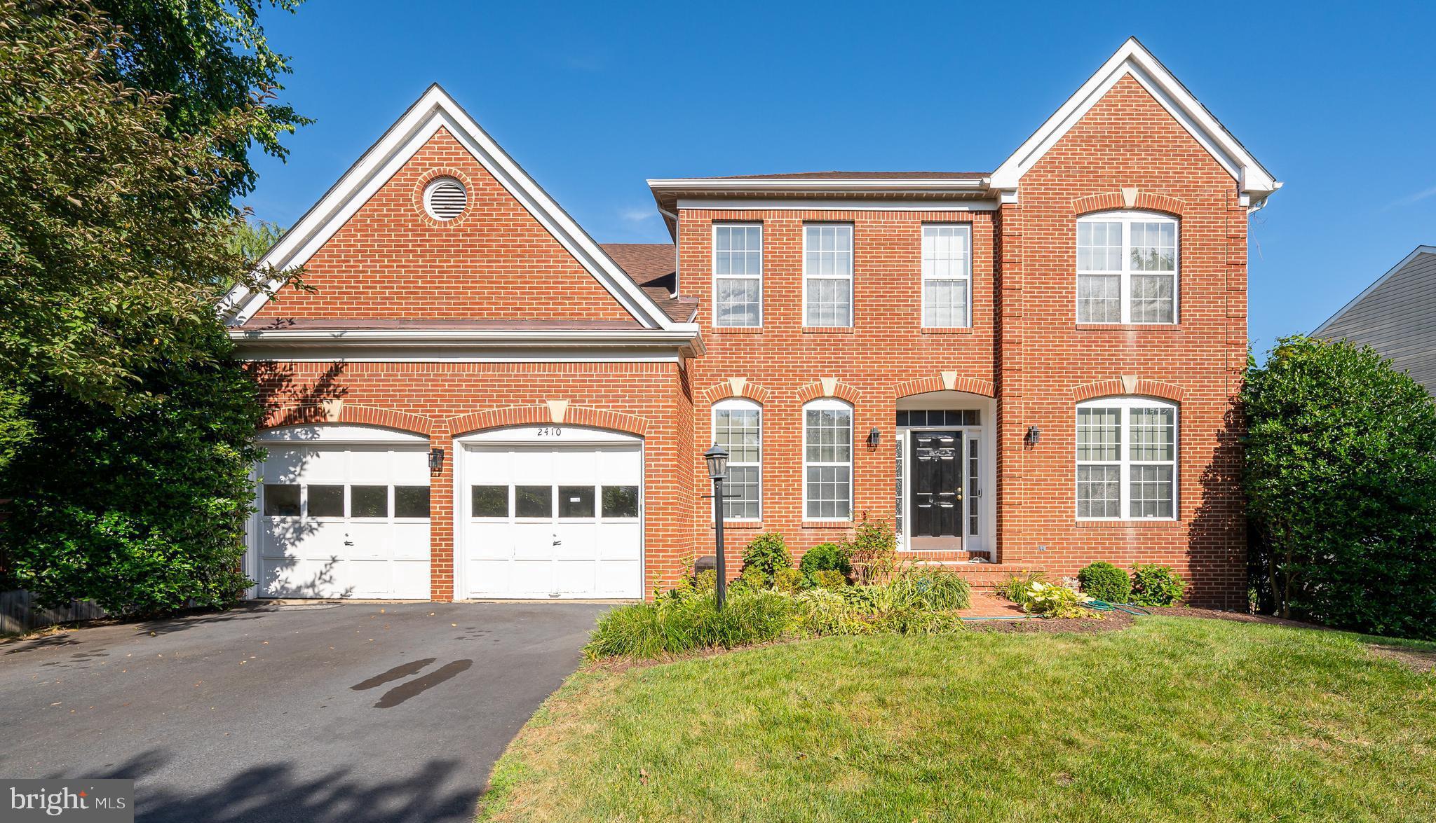 2410 Dakota Lake Dr, Herndon, VA 20171