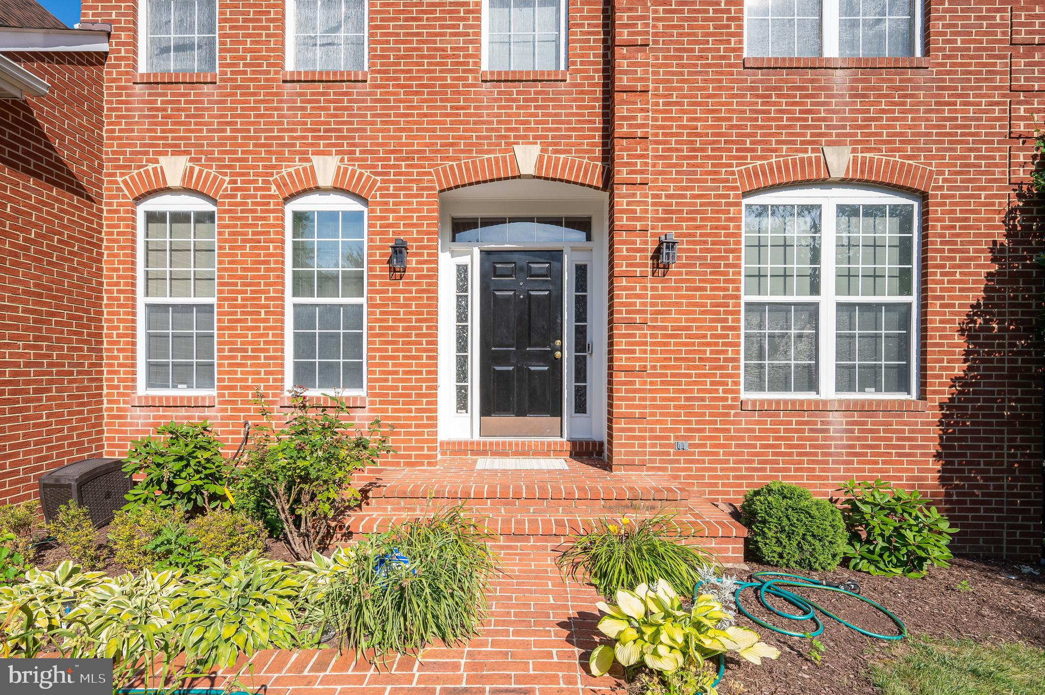 2410 Dakota Lake Dr, Herndon, VA 20171 photo