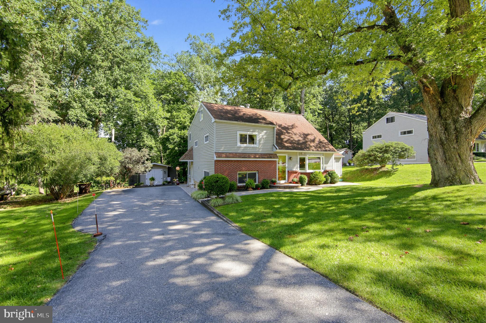 28 Sunset Dr, Paoli, PA 19301 photo
