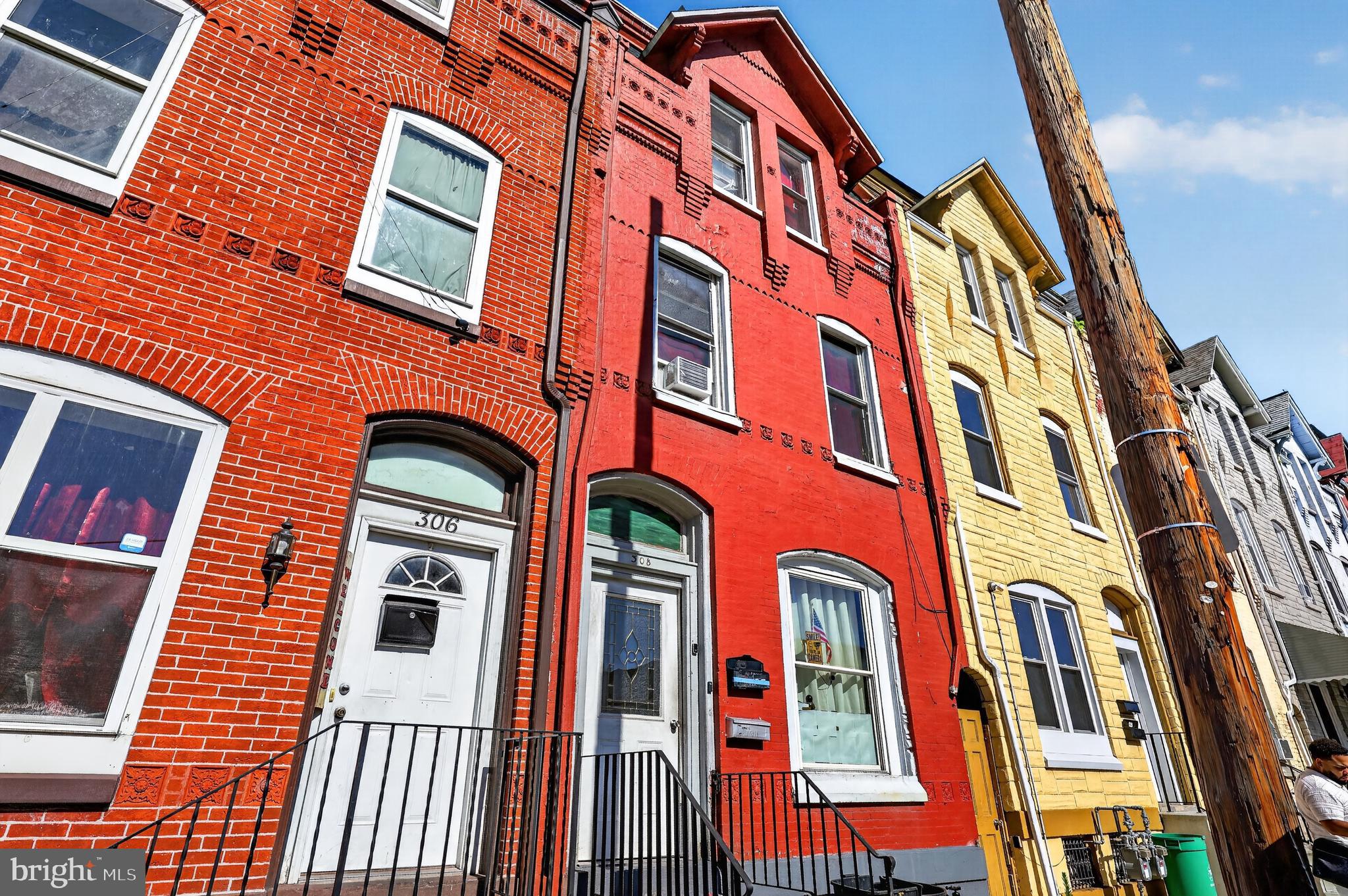 308 4th St, Reading, PA 19601