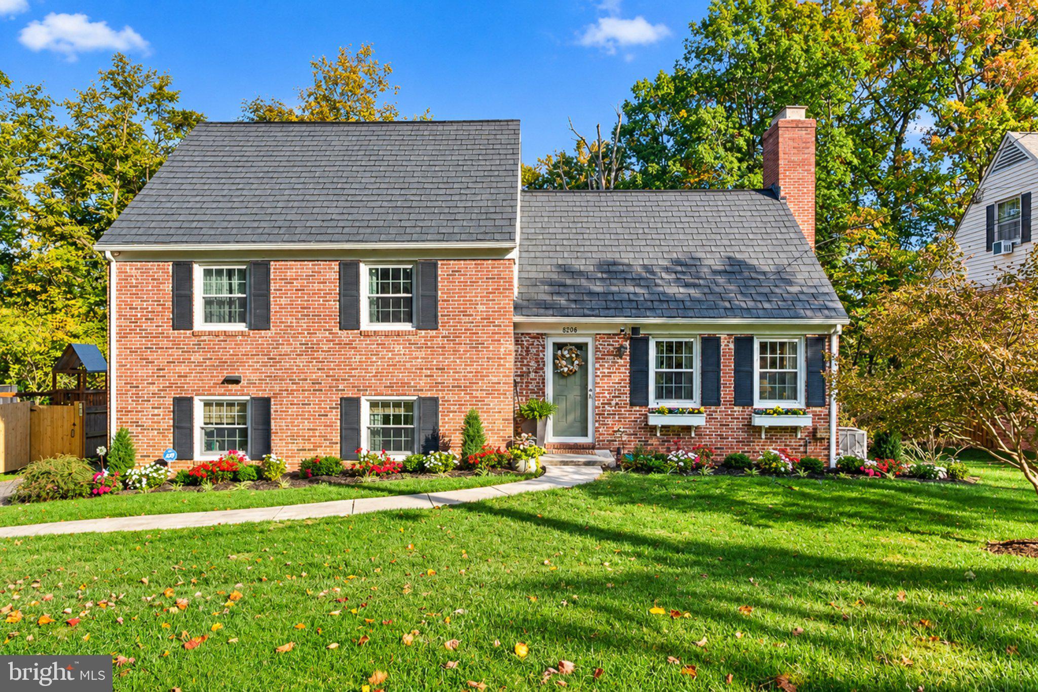 8206 Robin Hood Ct, Towson, MD 21204