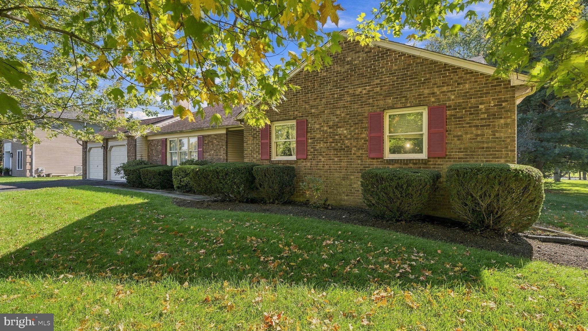 791 Golf Dr, Warrington, PA 18976