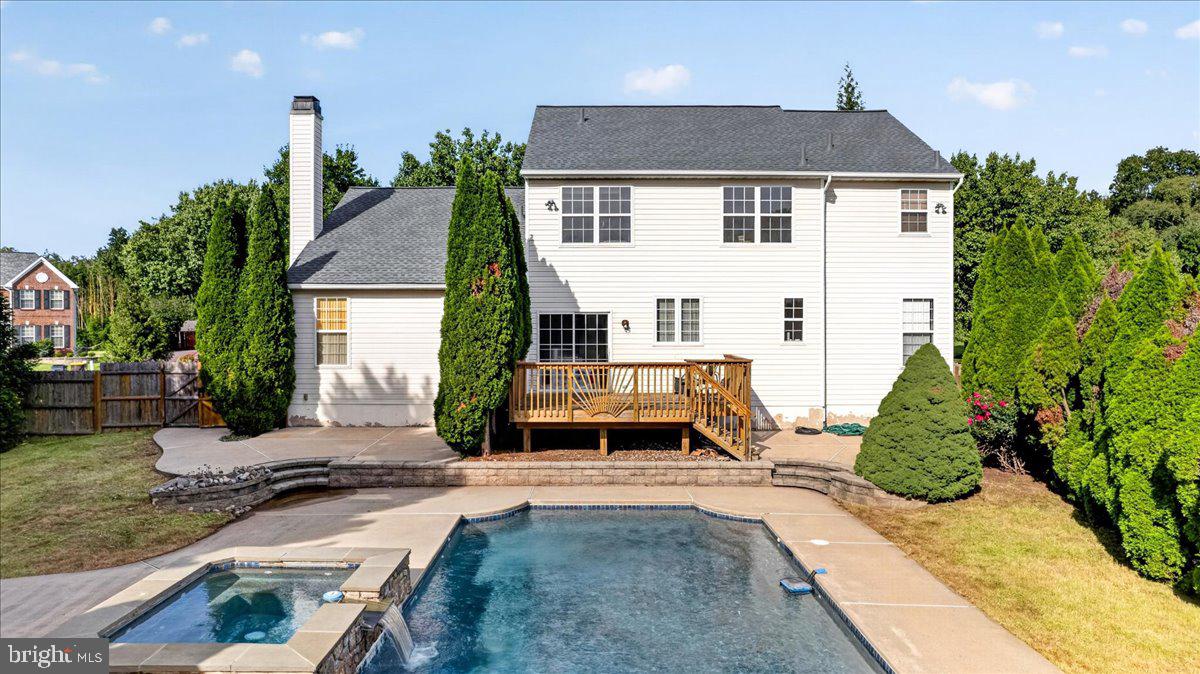 75 Long Meadow Rd, Royersford, PA 19468 photo